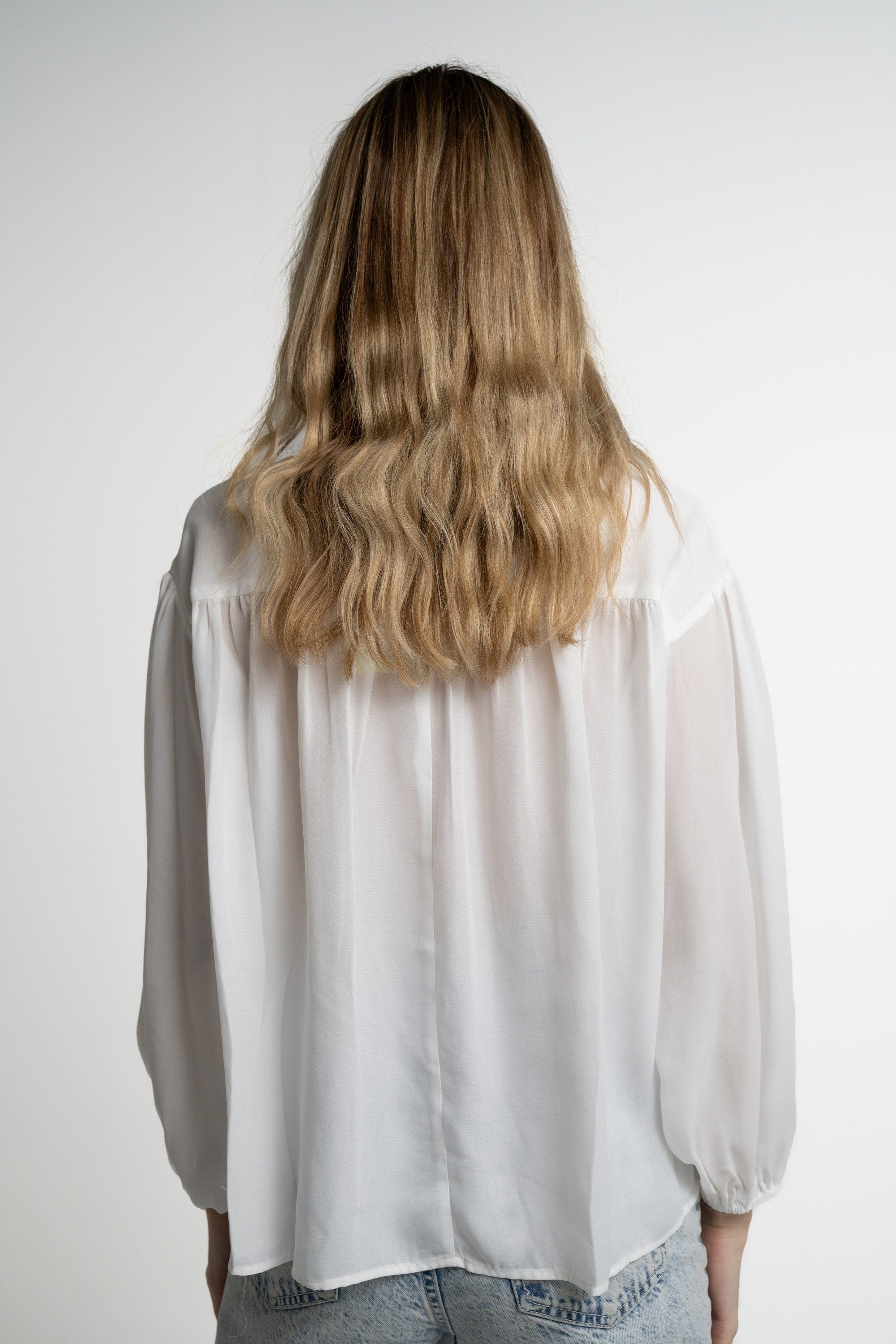 ميكا بلوزة بأكمام طويلة نسائية منفوخة سادة