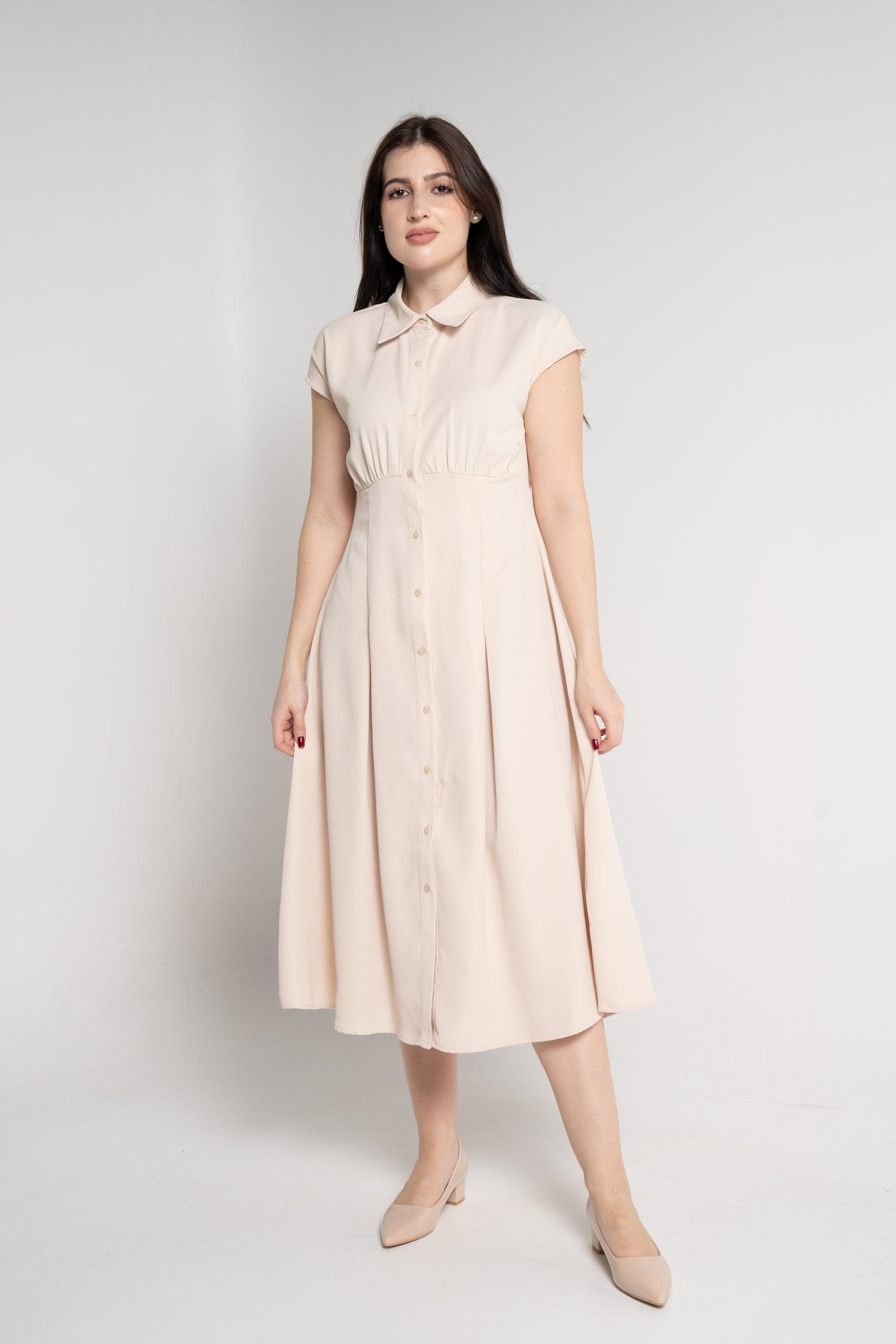 ميكا فستان ميدي بأكمام قصيرة بأزرار أمامية