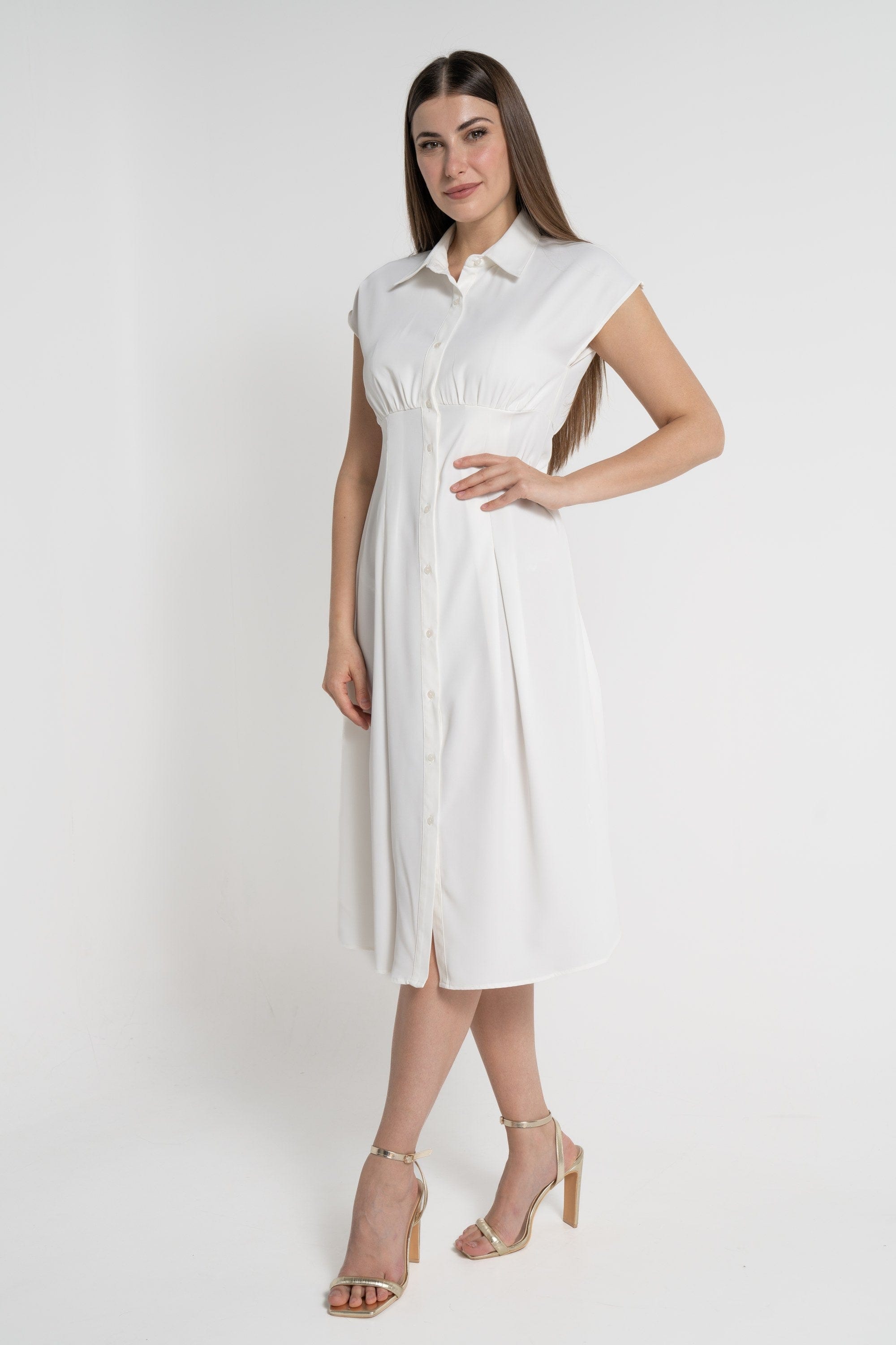 ميكا فستان ميدي بأكمام قصيرة بأزرار أمامية