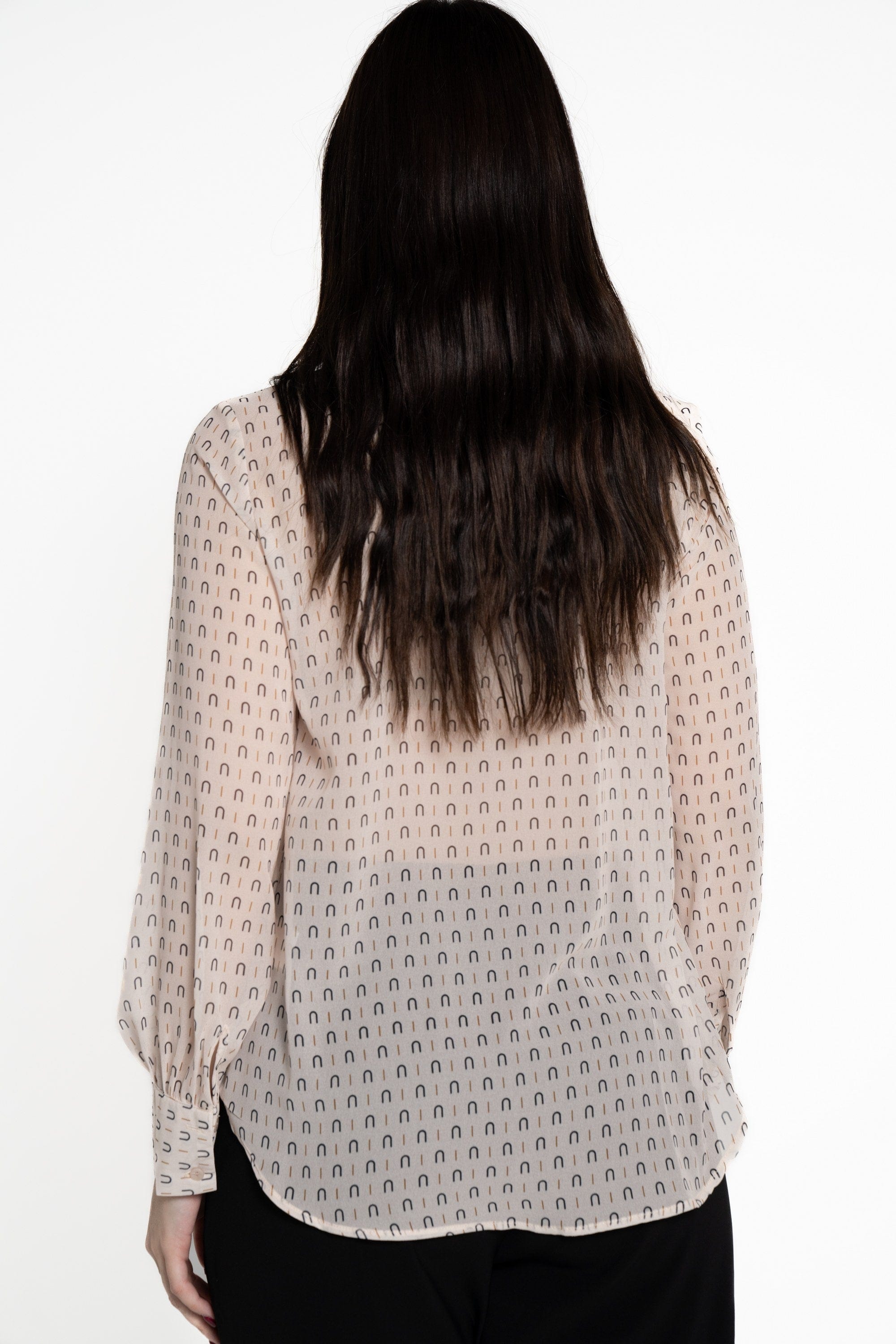 ميكا بلوزة بأكمام طويلة منقوشة بياقة سكارف نسائي