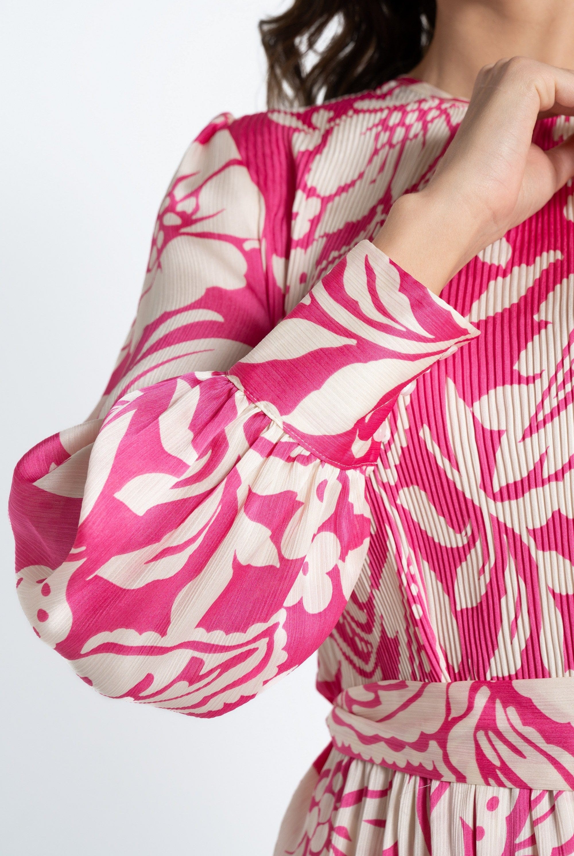 ميكا بلوزة بأكمام طويلة نسائية مشجرة مزمومة من الخصر