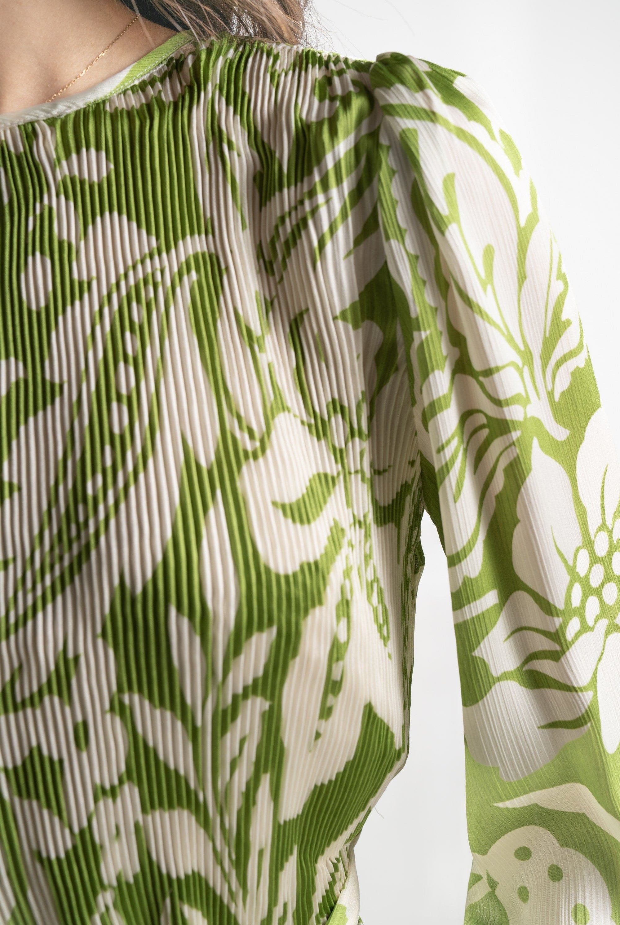 ميكا بلوزة بأكمام طويلة نسائية مشجرة مزمومة من الخصر