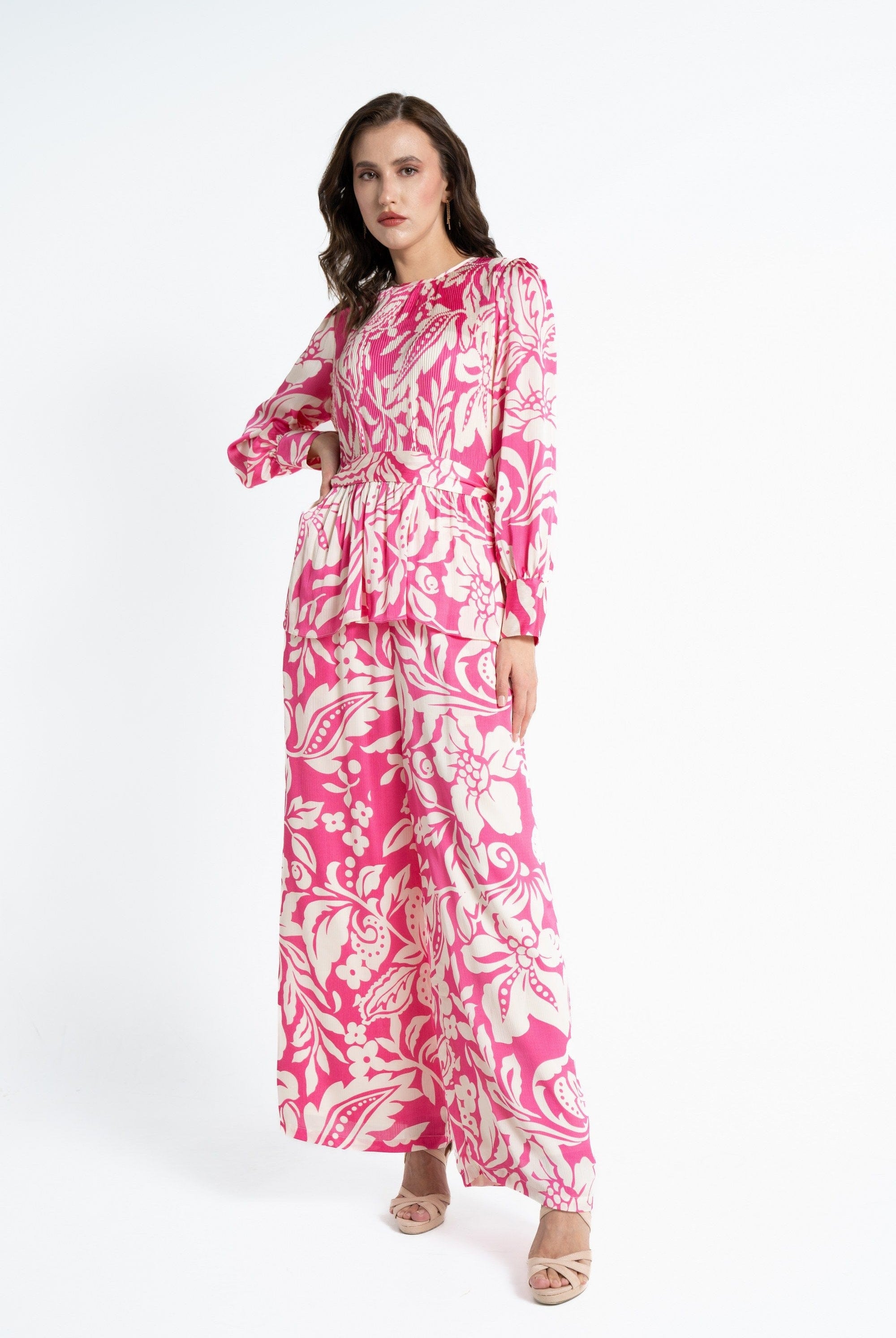 ميكا بلوزة بأكمام طويلة نسائية مشجرة مزمومة من الخصر