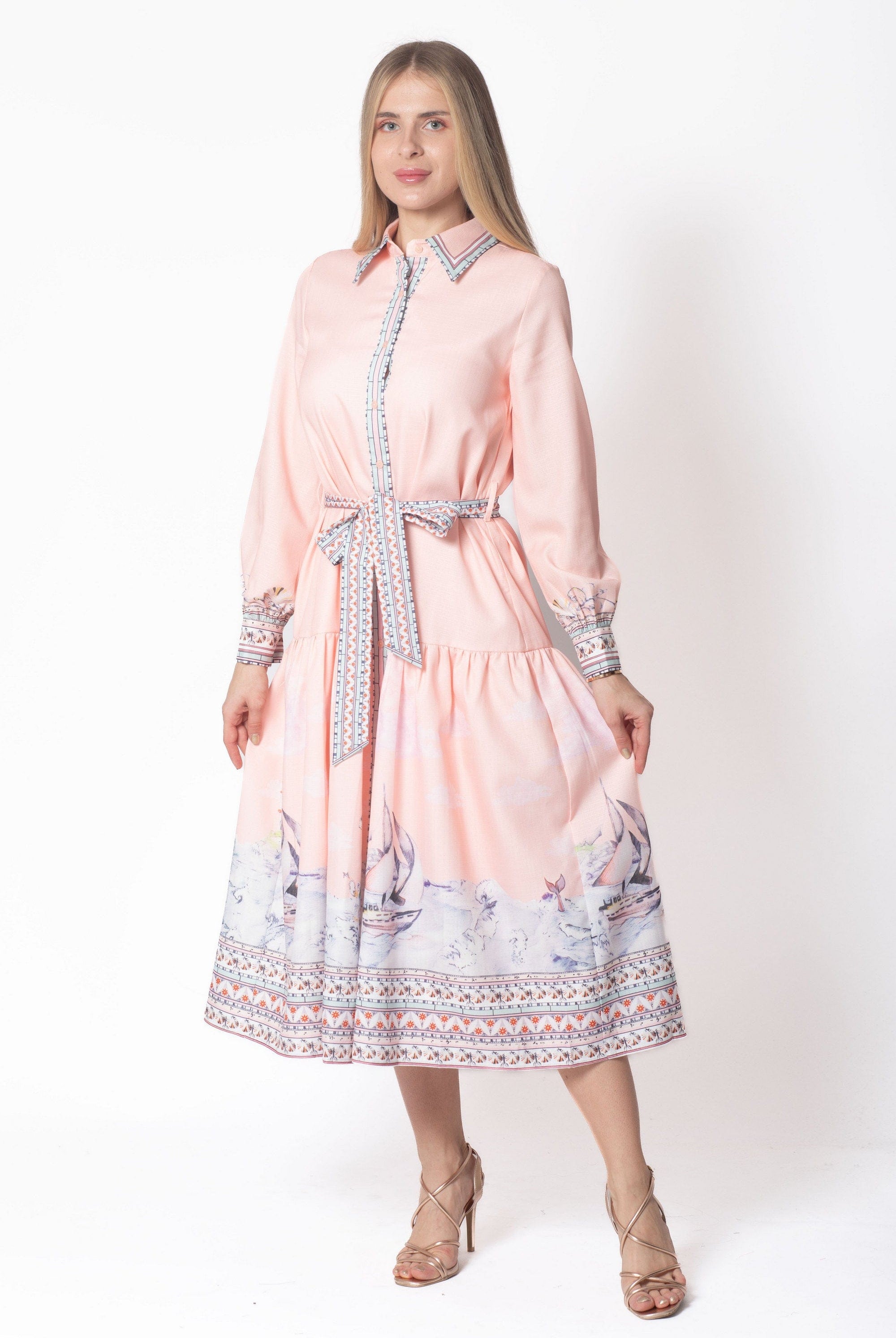 ู
ููุง ูุณุชุงู ู
ูุฏู ุจุฃูู
ุงู
ุทูููุฉ ู
ูููุดุฉ ูู
ุทููู