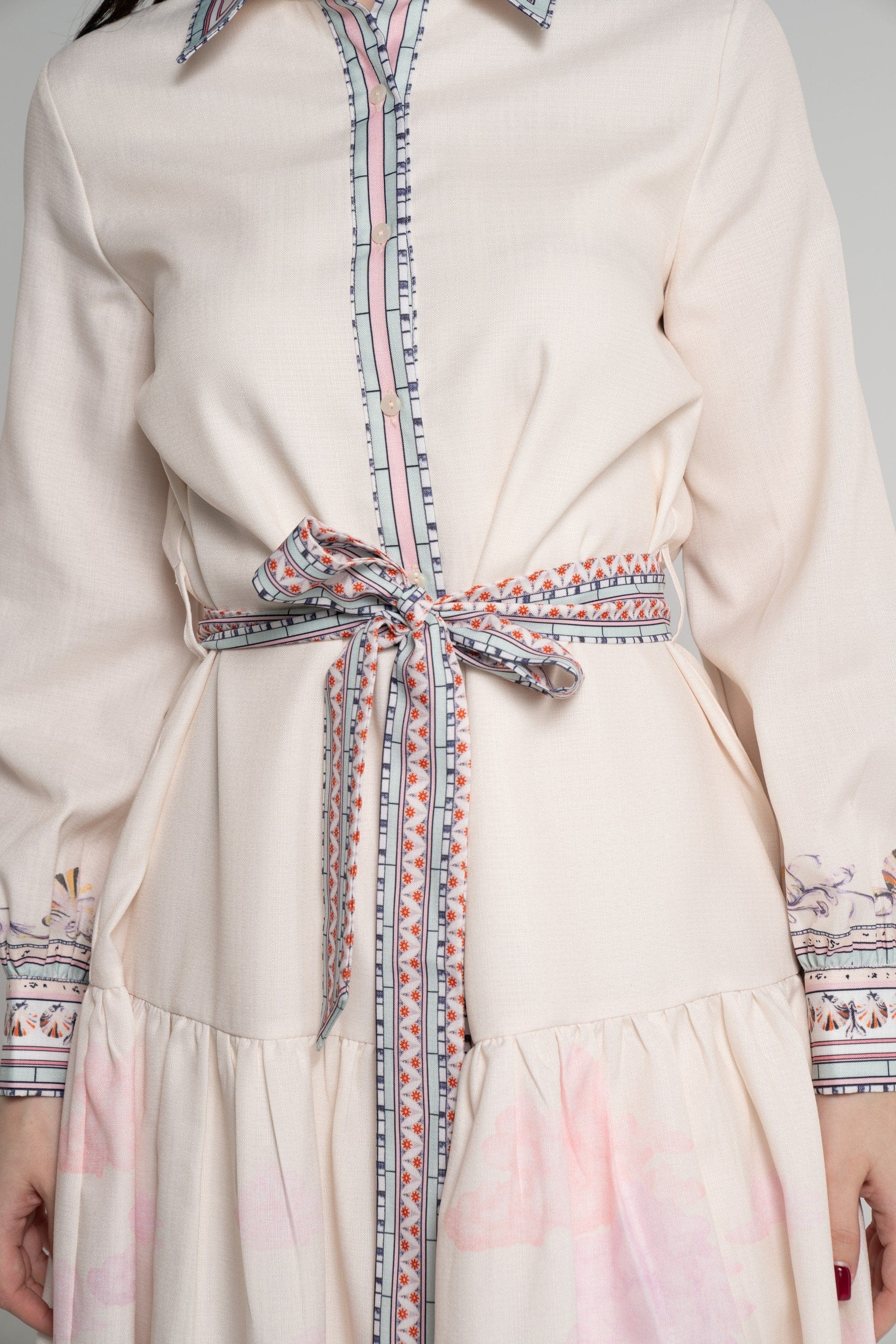 ميكا فستان ميدي بأكمام طويلة منقوشة كم طويل