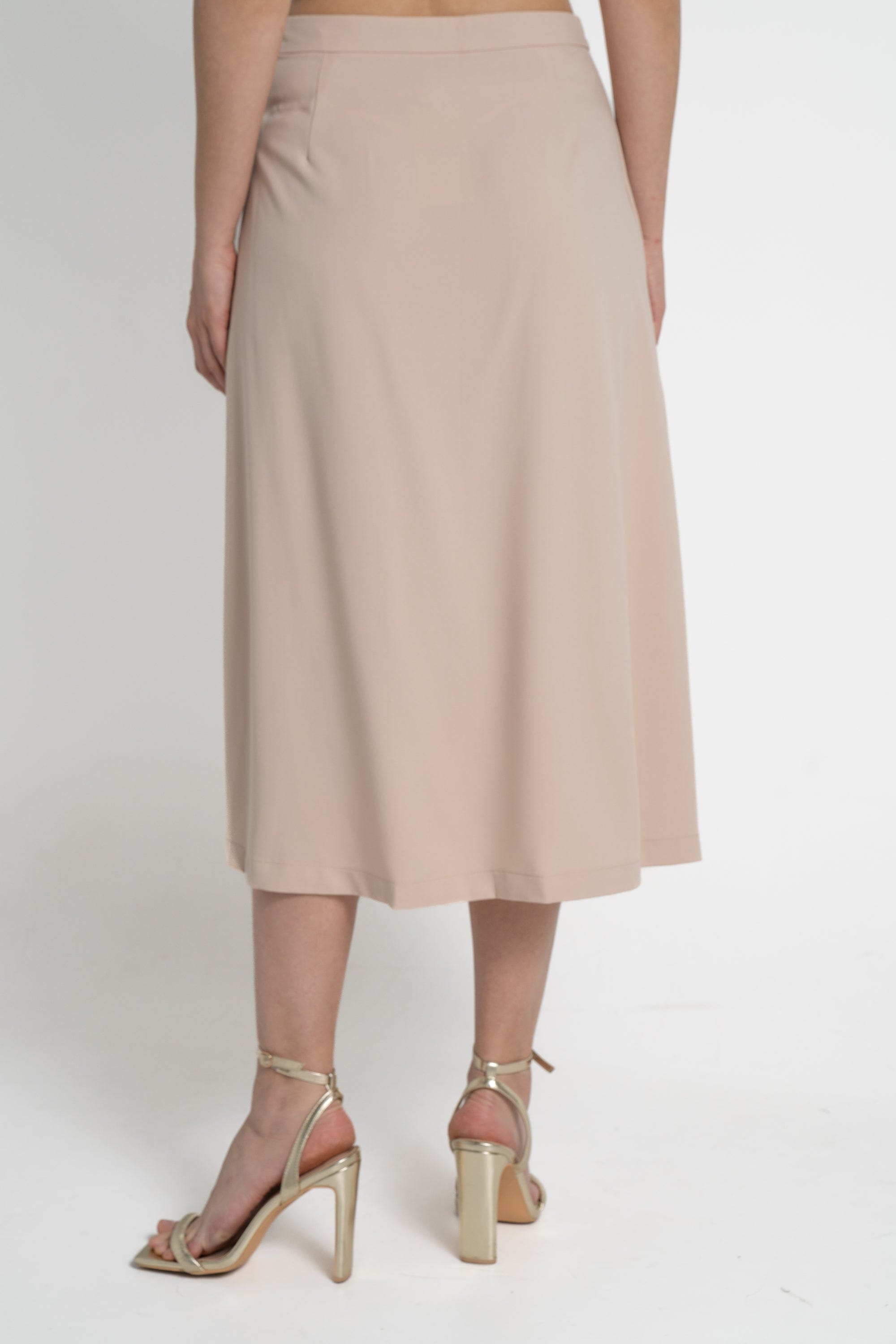 ميكا تنورة ميدي نسائية سادة بكسرات