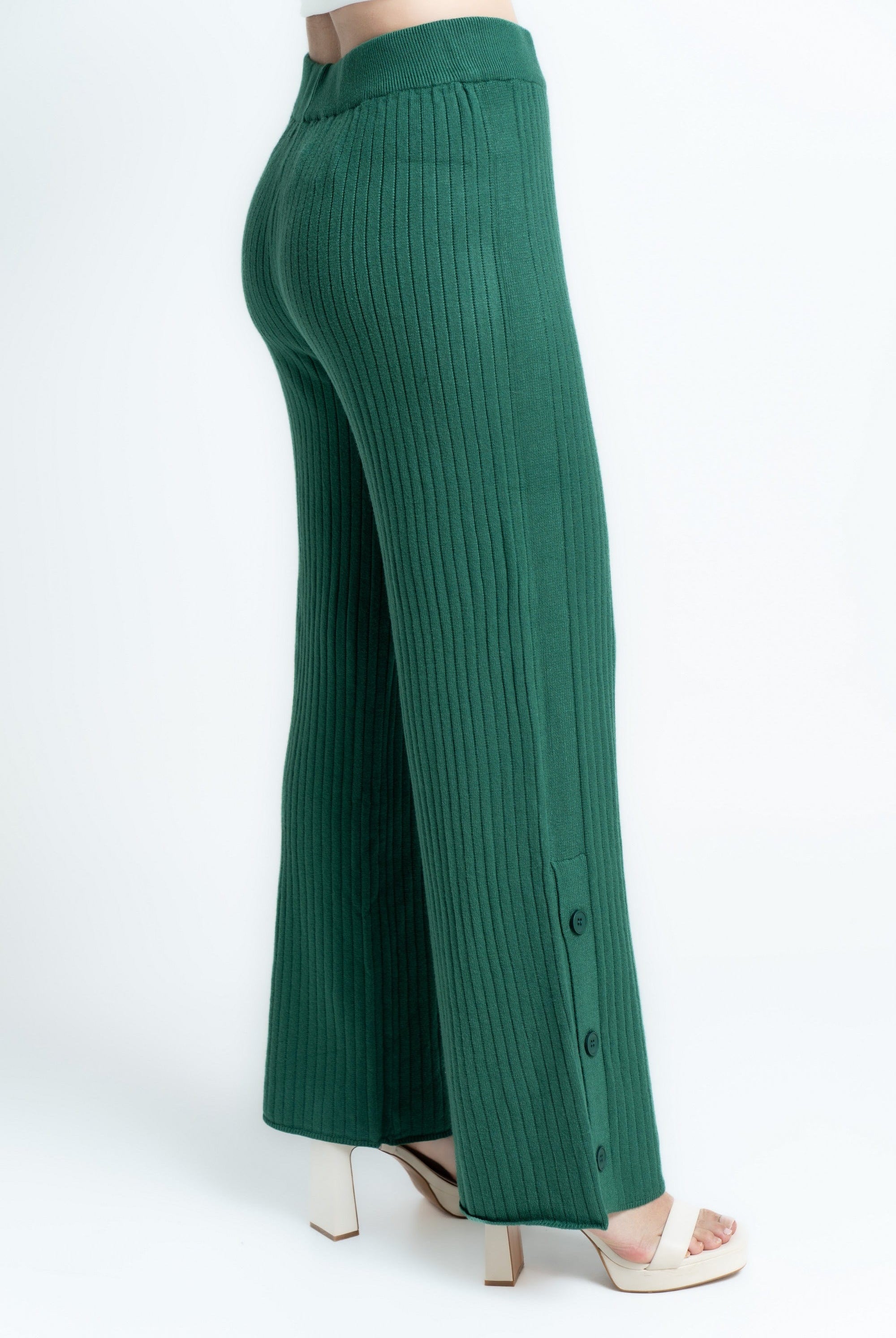 ميكا بنطلون هاى وست سادة واسع من الاسفل