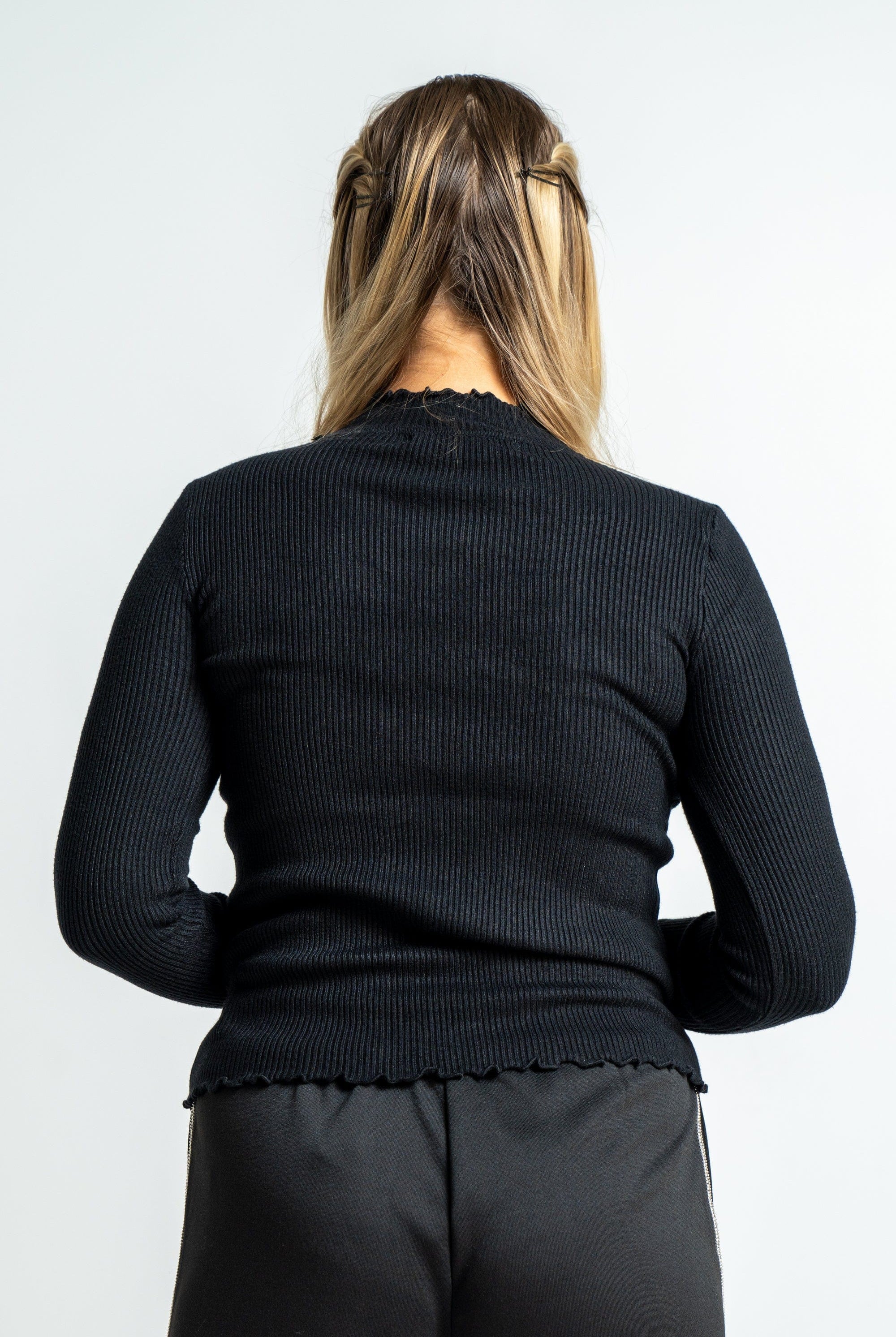 ميكا بلوزة منسوجة بأكمام طويلة