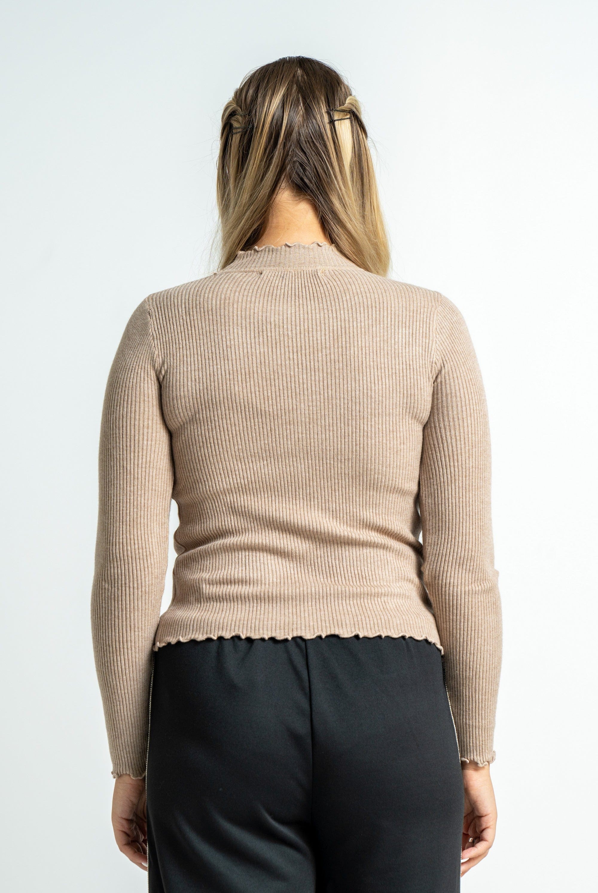 ميكا بلوزة منسوجة بأكمام طويلة