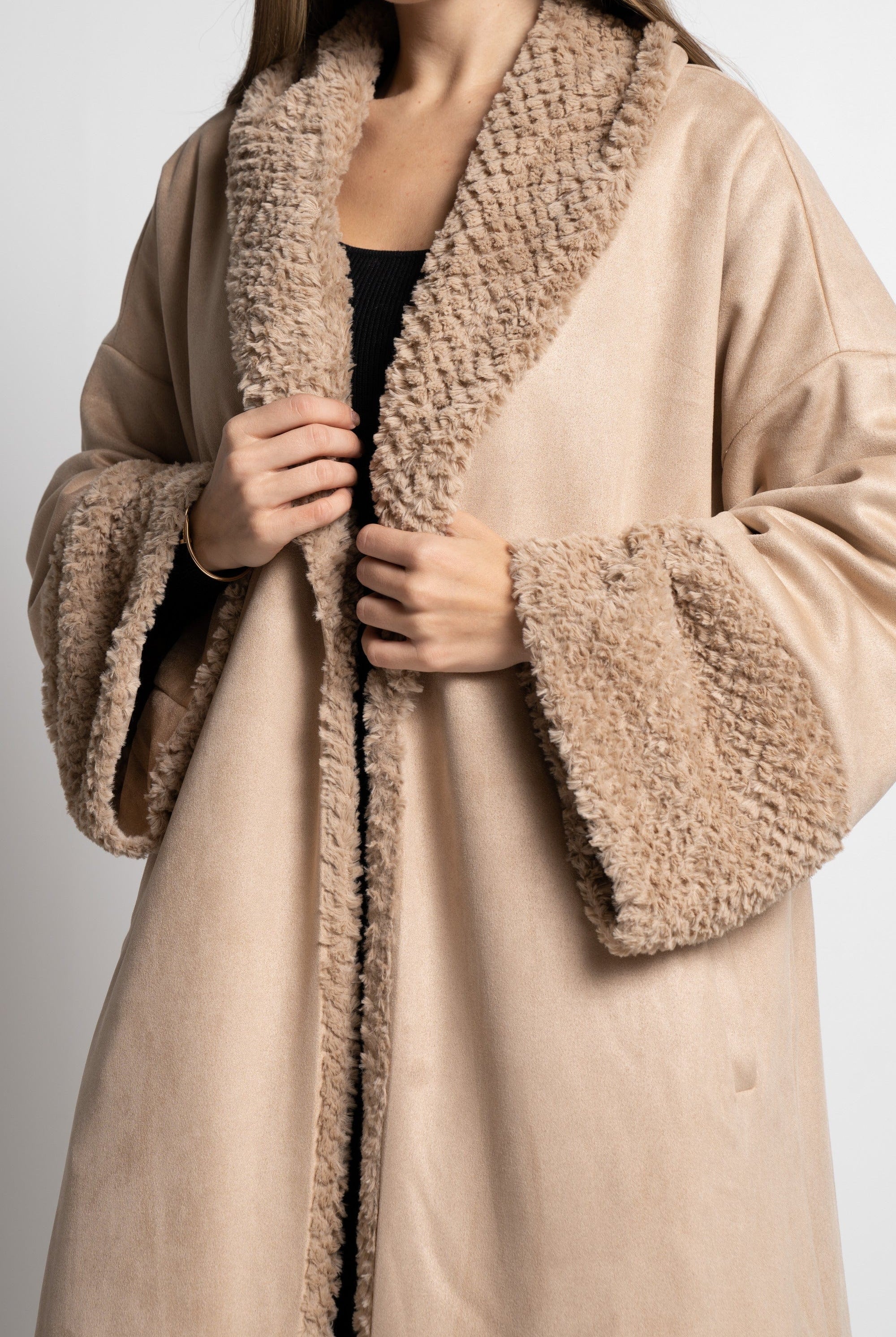 ميكا بالطو نسائى طويل باكمام فرو