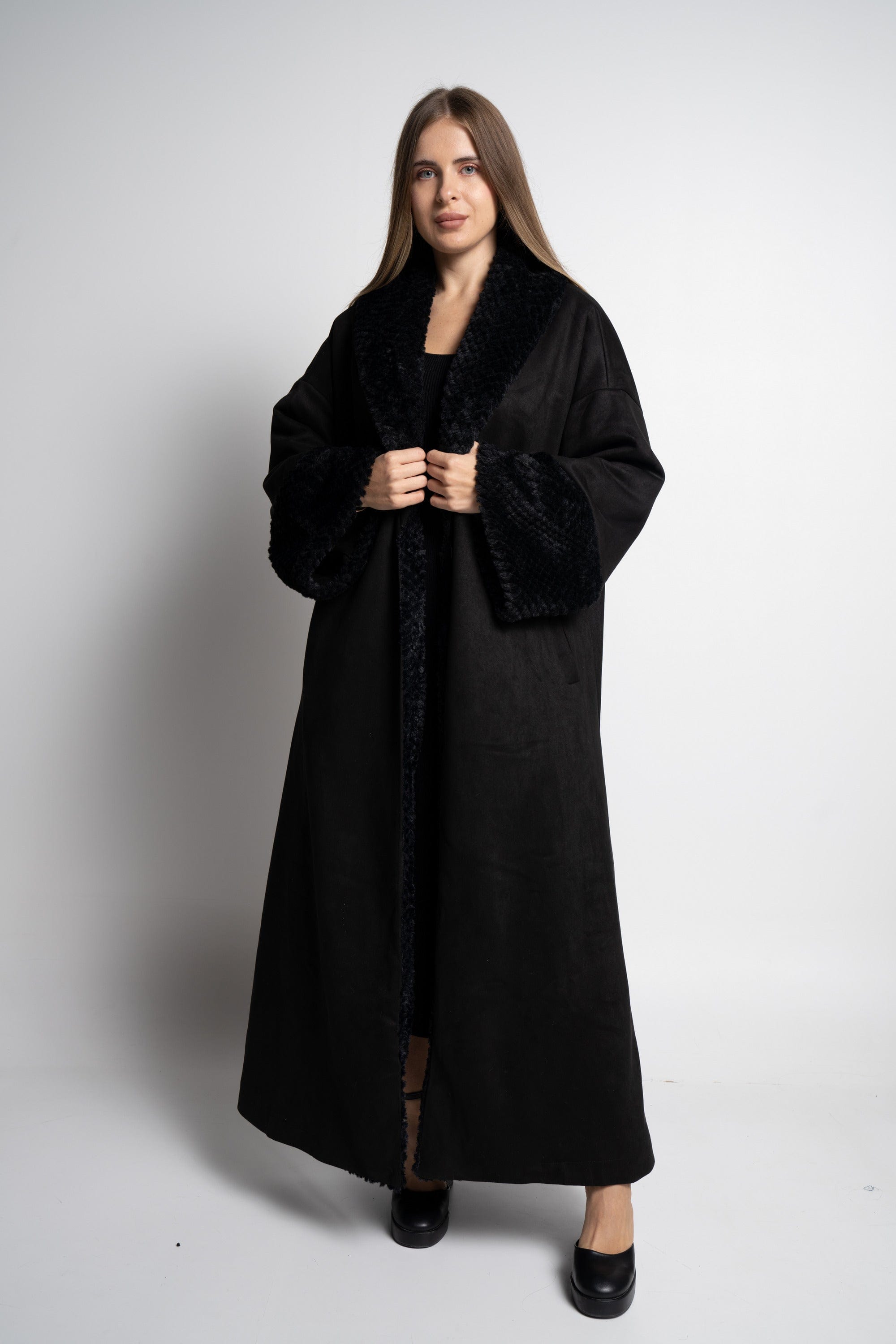 ميكا بالطو نسائى طويل باكمام فرو