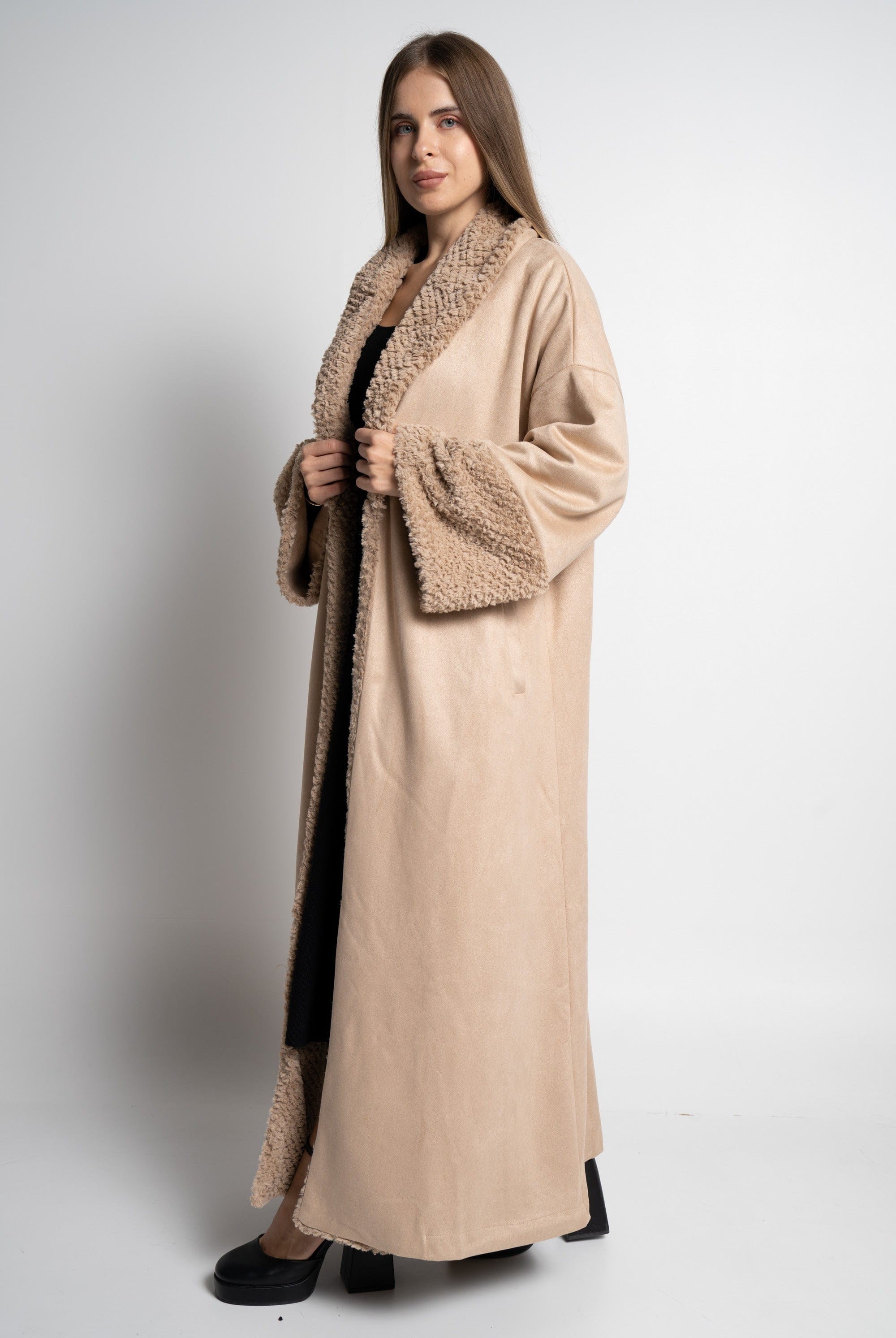 ميكا بالطو نسائى طويل باكمام فرو