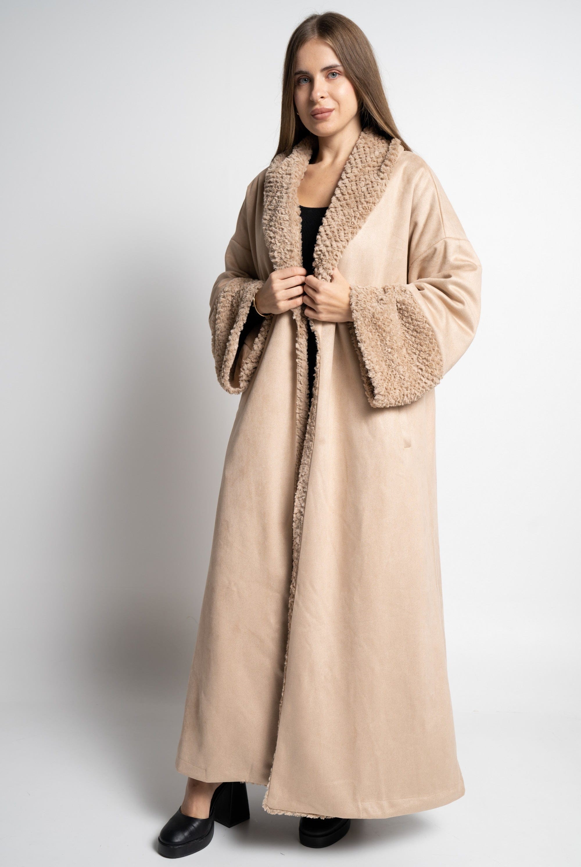 ميكا بالطو نسائى طويل باكمام فرو