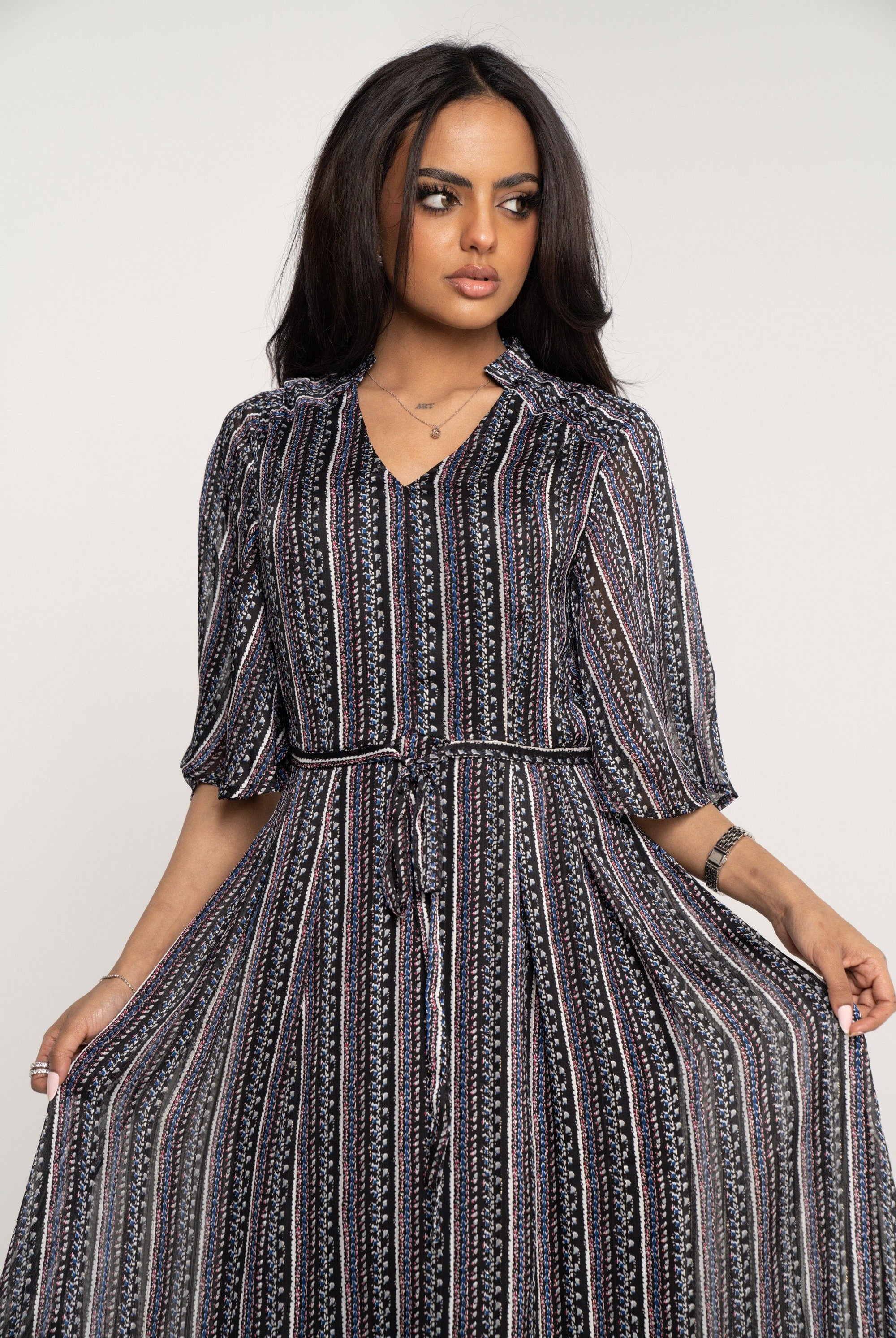 ميكا فستان ميدي بأكمام فراشة نقش مخطط