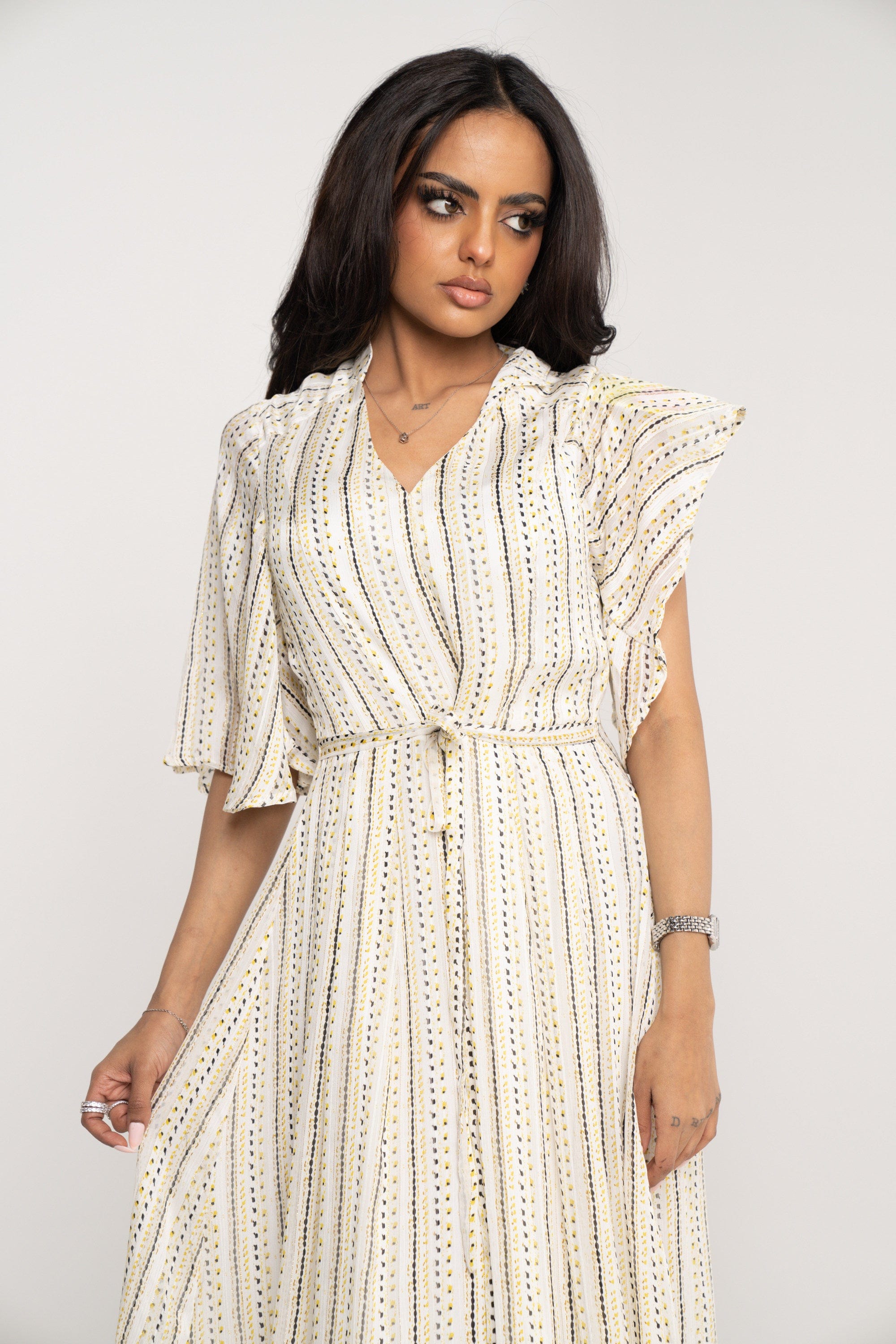 ميكا فستان ميدي بأكمام فراشة نقش مخطط