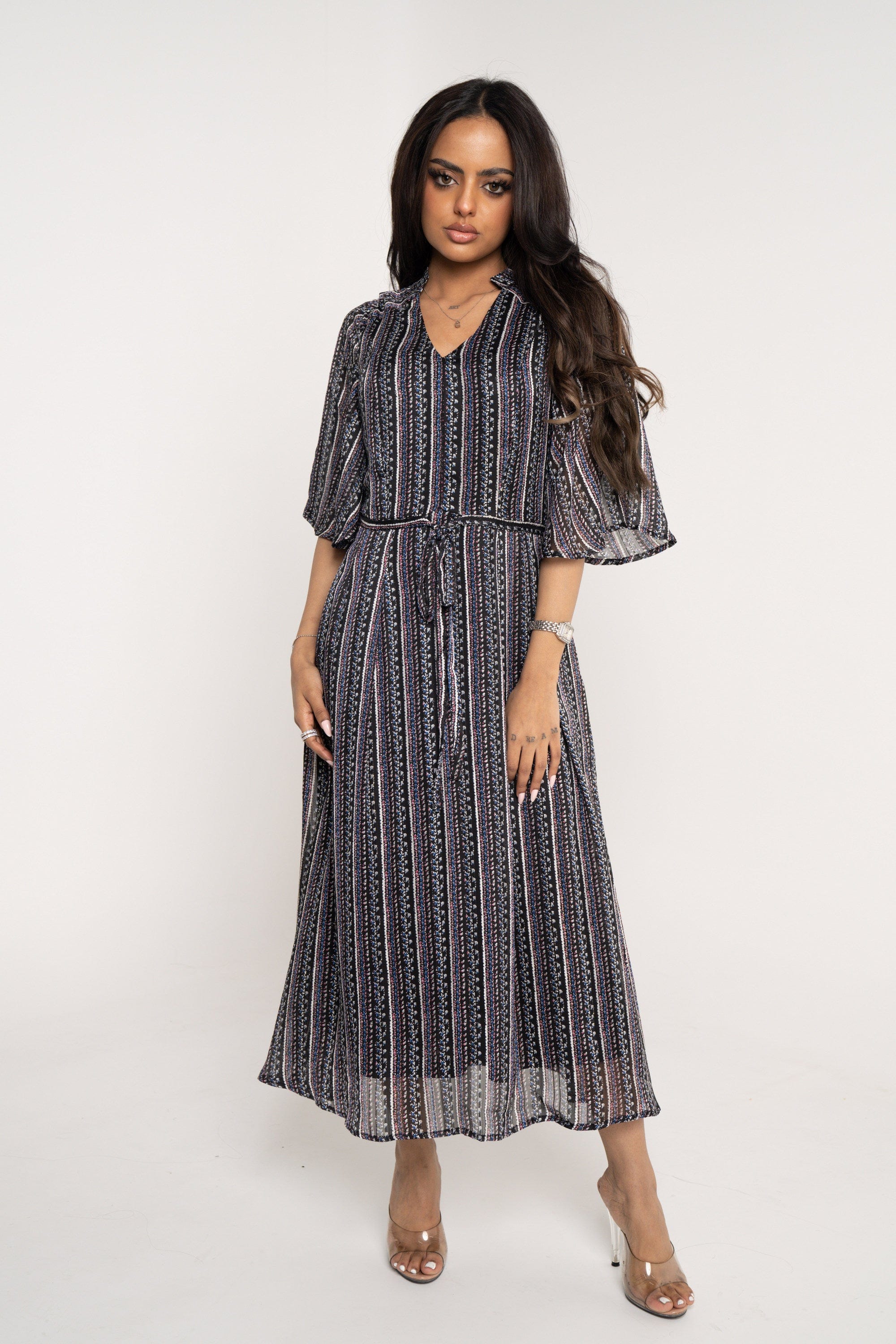 ميكا فستان ميدي بأكمام فراشة نقش مخطط