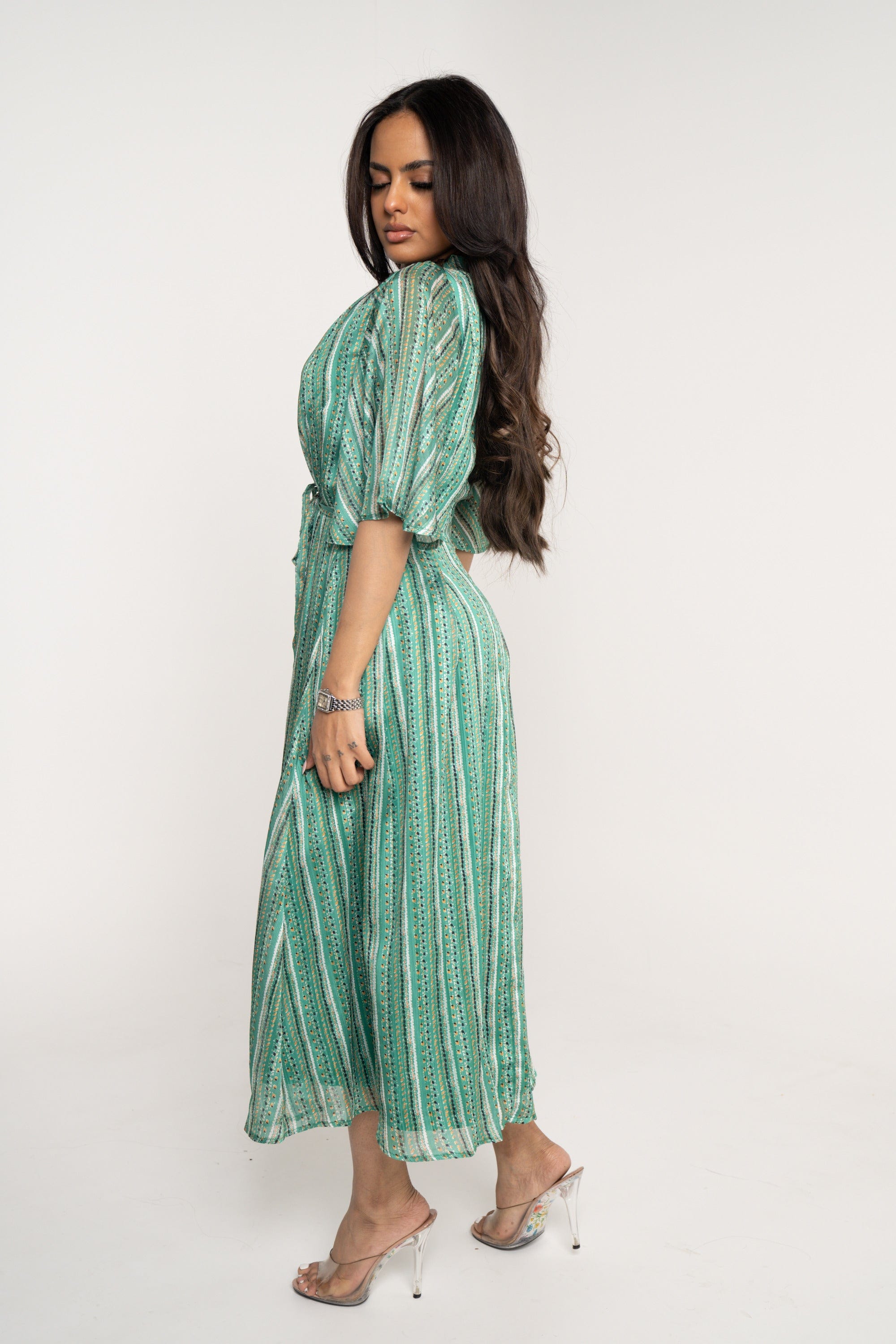 ميكا فستان ميدي بأكمام فراشة نقش مخطط