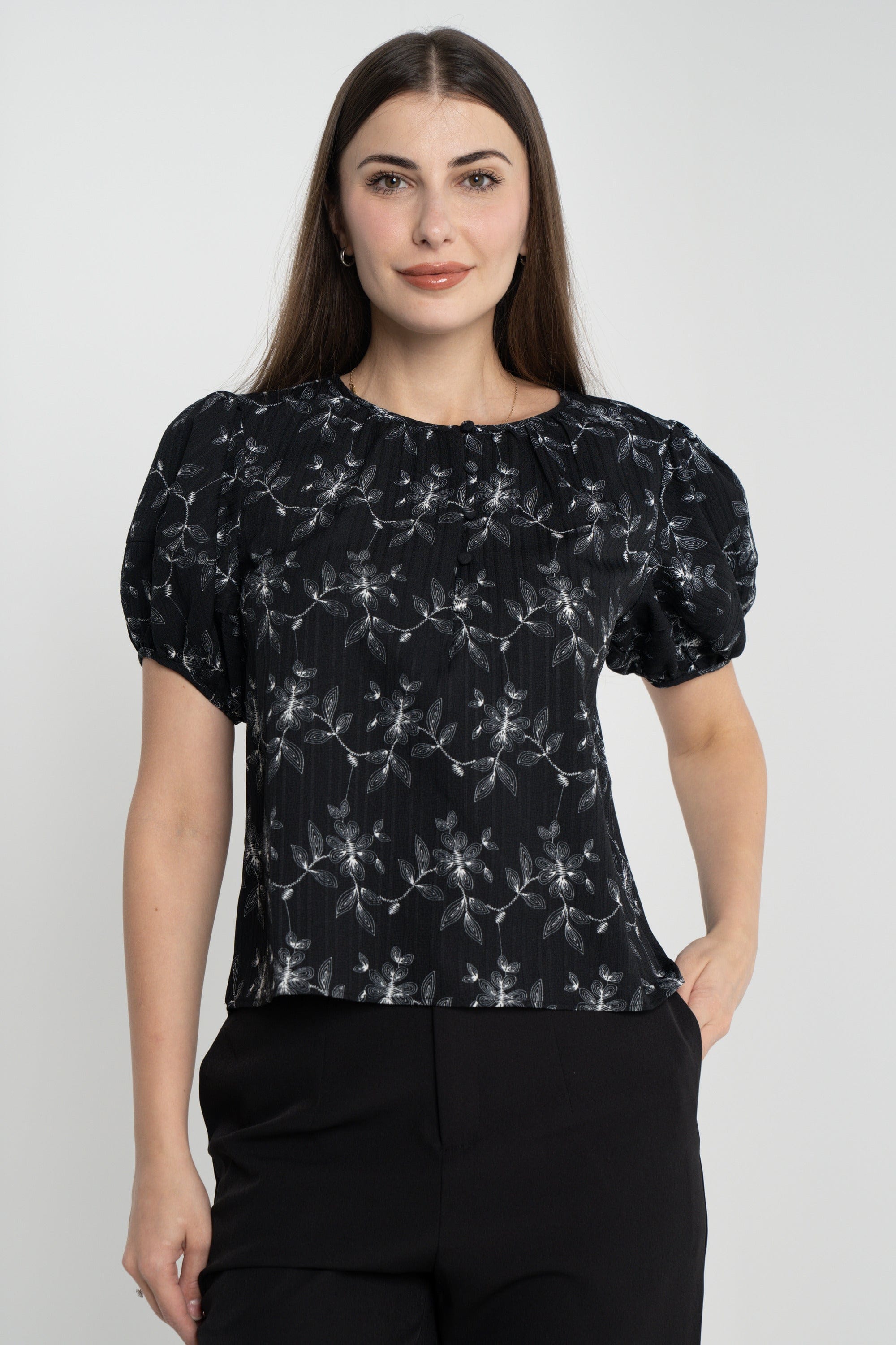 ميكا بلوزة أكمام قصيرة نقشة مشجرة