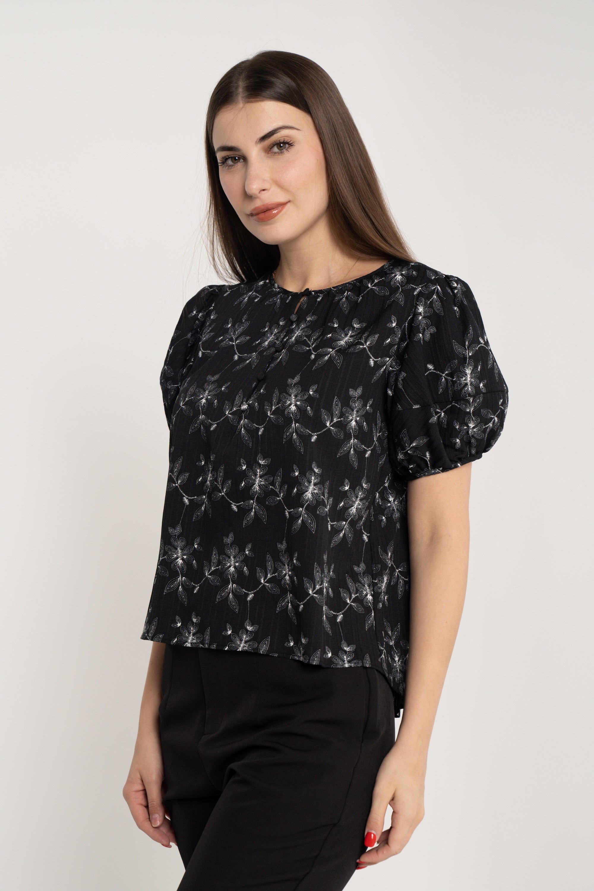 ميكا بلوزة أكمام قصيرة نقشة مشجرة