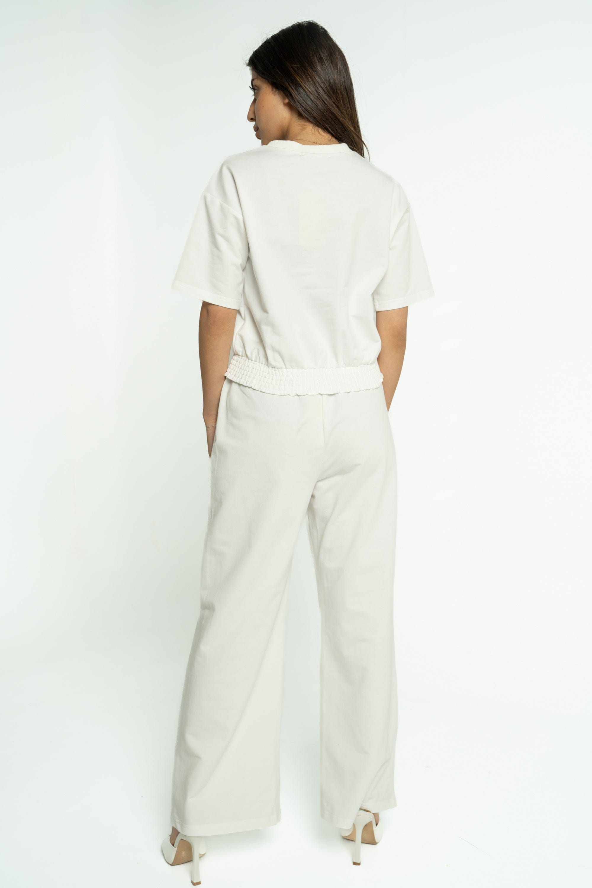 ميكا بلوزة بأكمام قصيرة سادة بجيب على الصدر