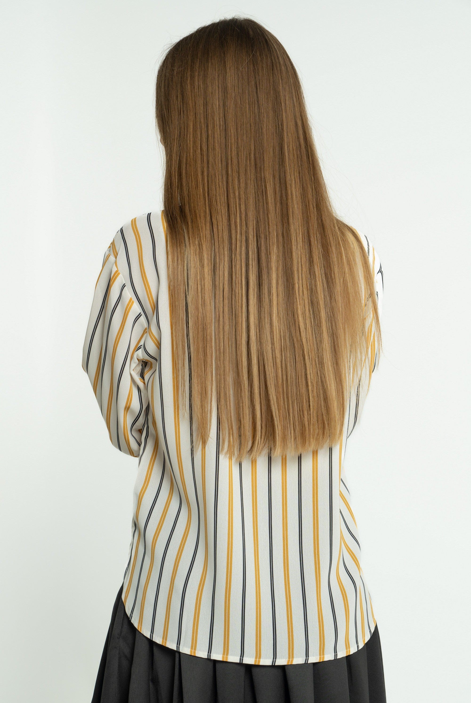 ميكا قميص مخطط بالطول بياقة بأكمام طويلة أوف وايت