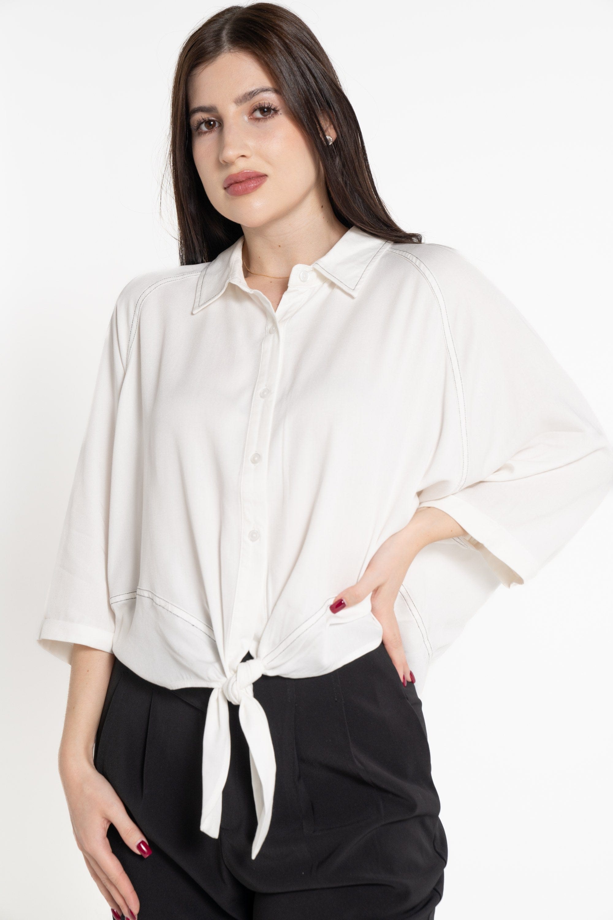 ميكا بلوزة بأكمام 3/4 سادة بأزرار أمامية برباط نسائي