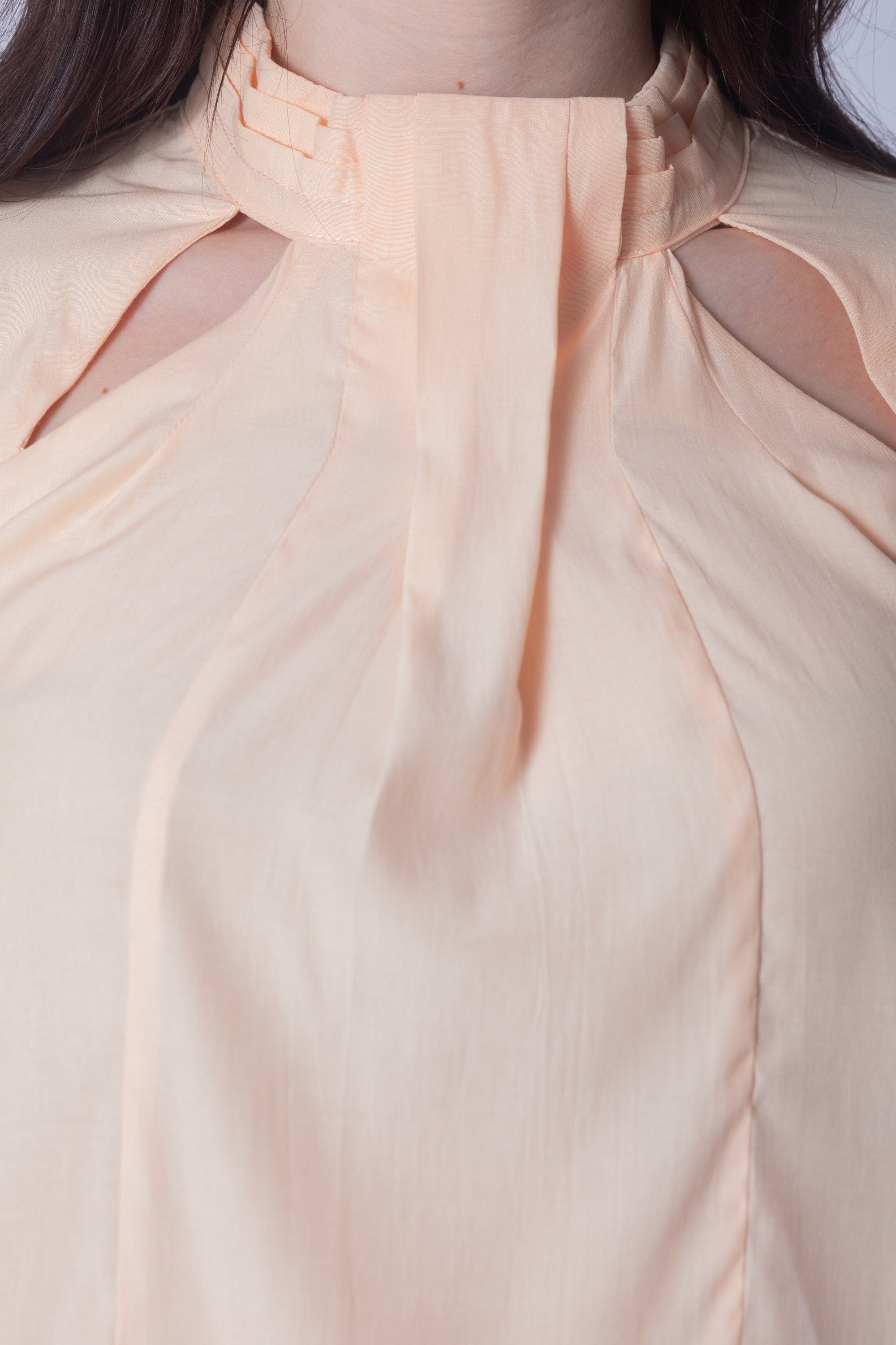 بلوزة سادة بفتحتين كم طويل نسائي