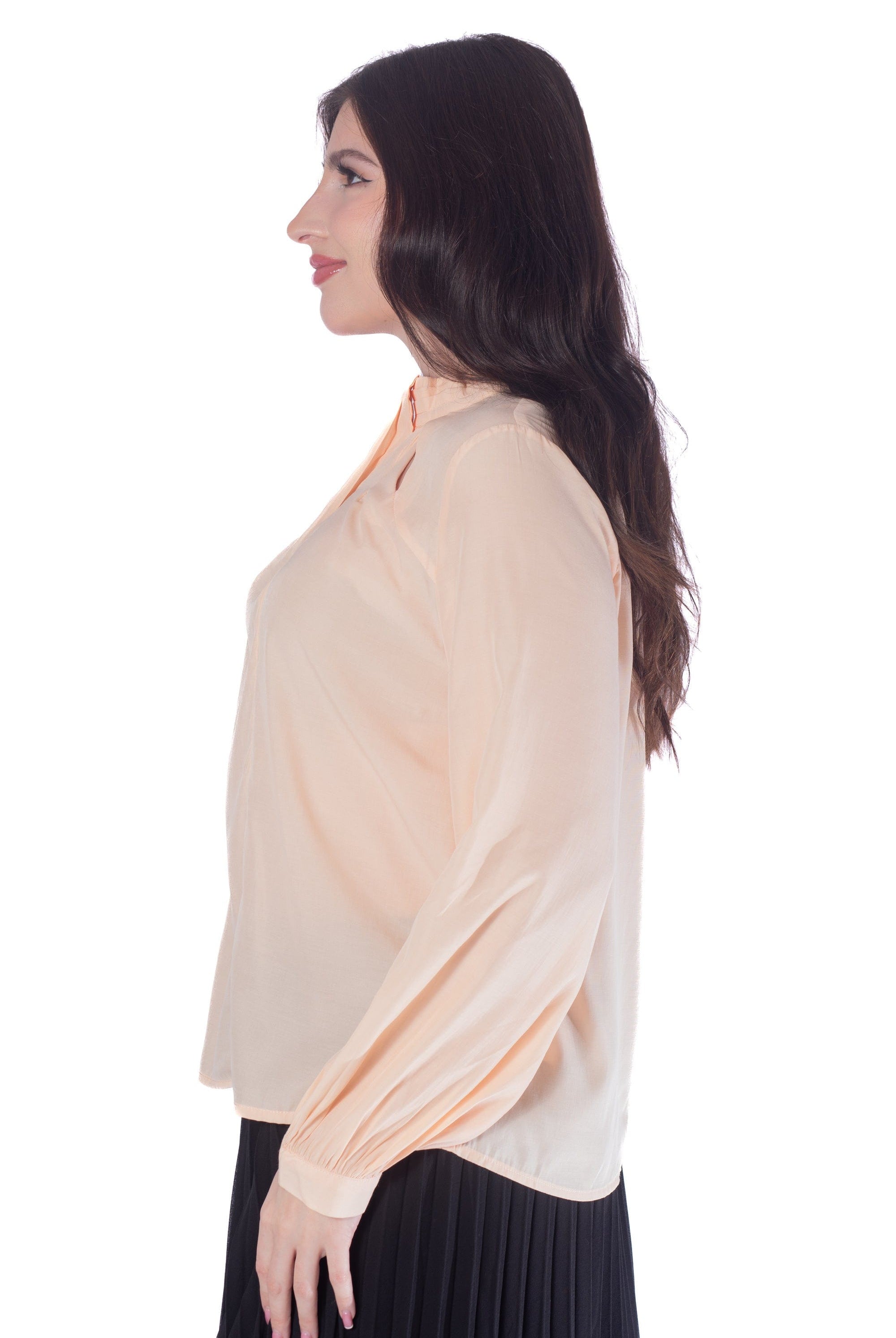 بلوزة سادة بفتحتين كم طويل نسائي