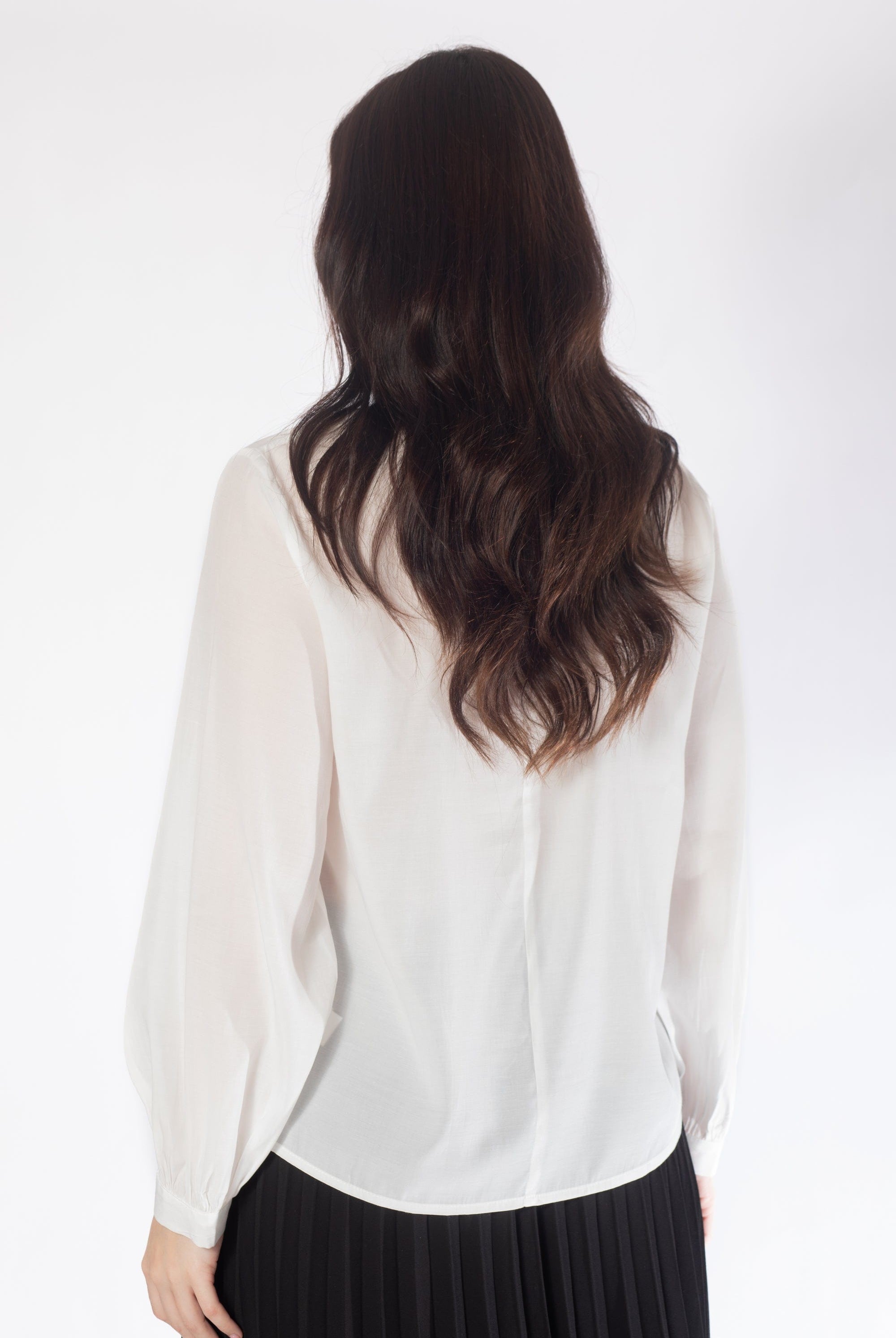 بلوزة سادة بفتحتين كم طويل نسائي