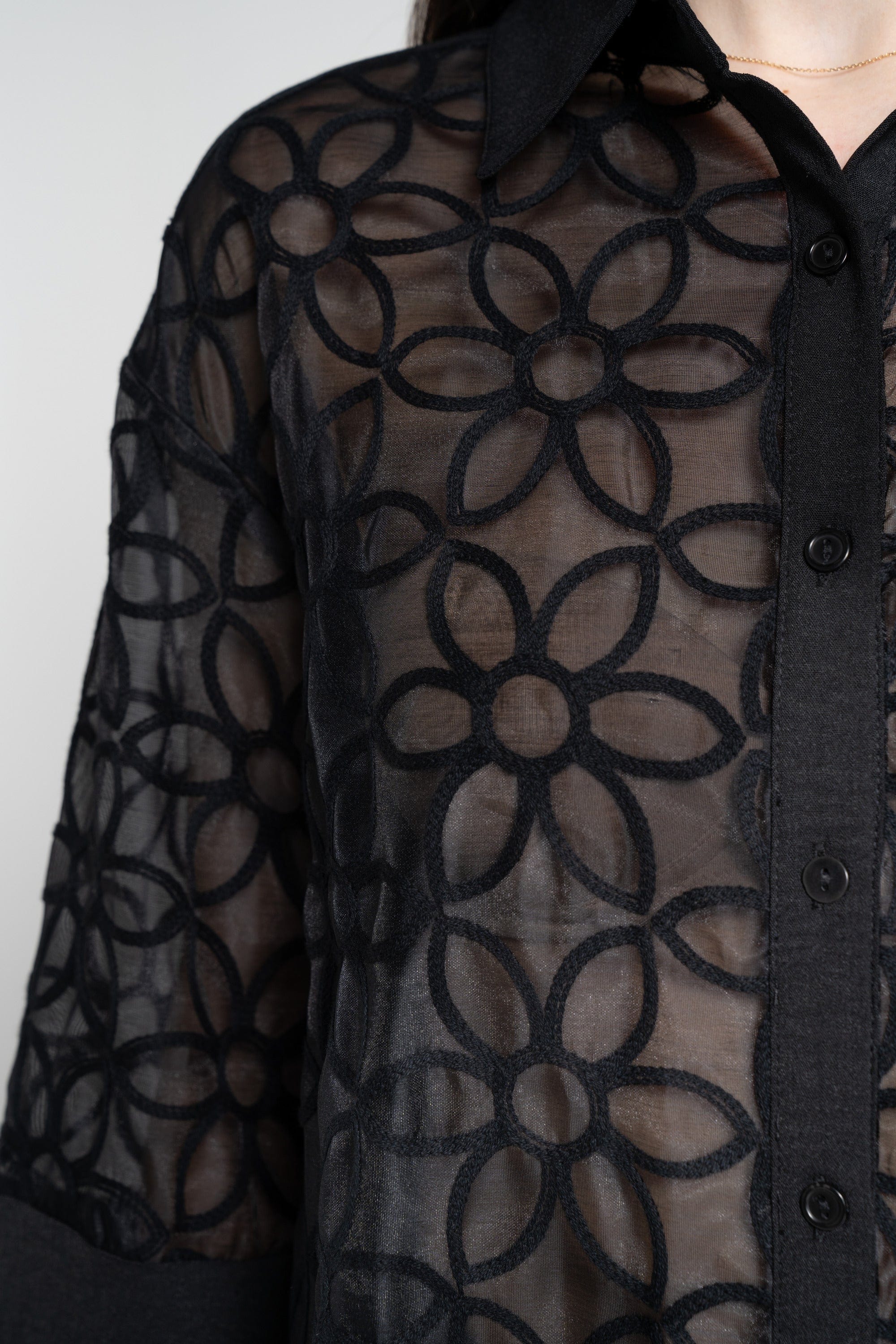 ميكا قميص بأكمام 3/4 بأزرار أمامي نسائي