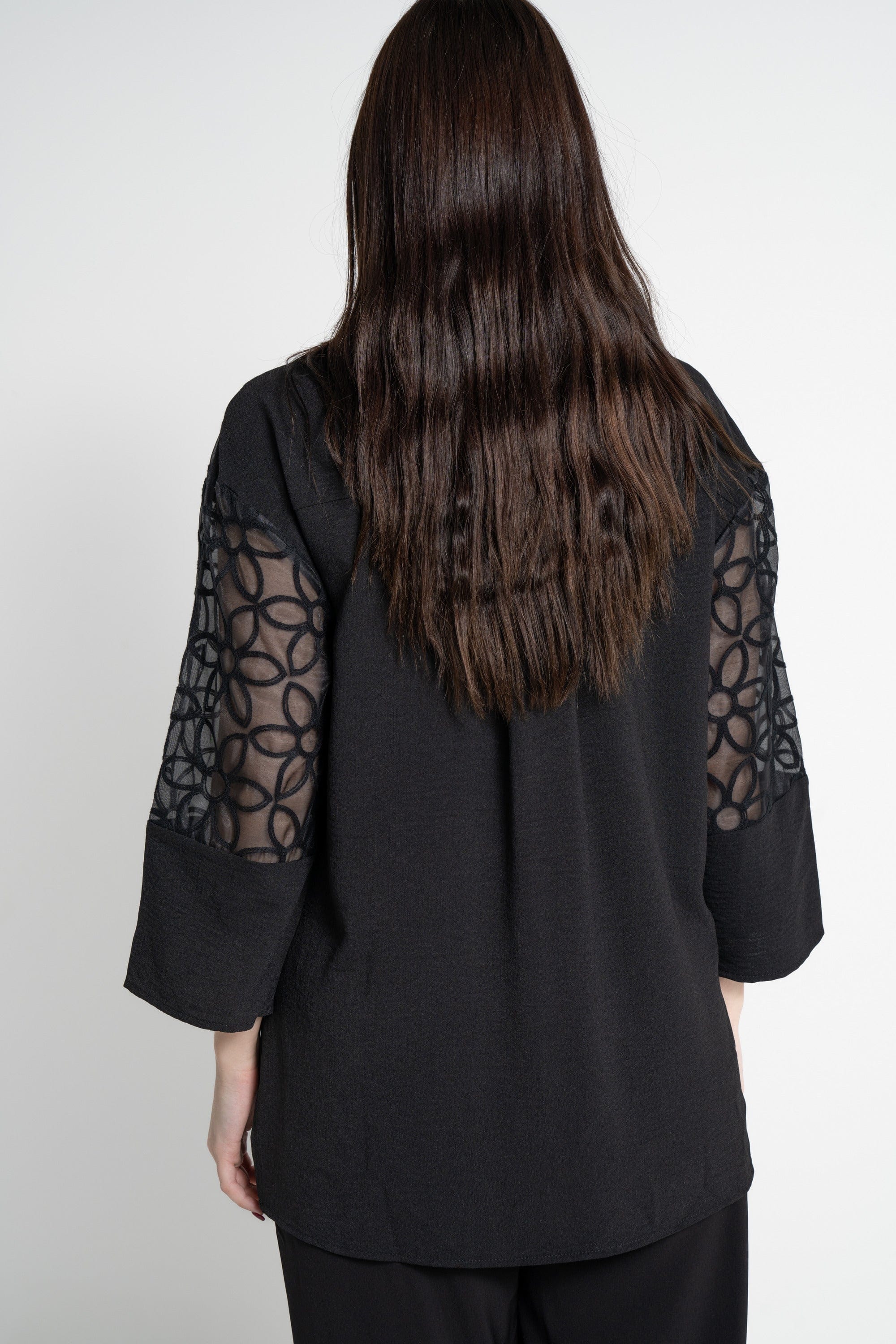 ميكا قميص بأكمام 3/4 بأزرار أمامي نسائي