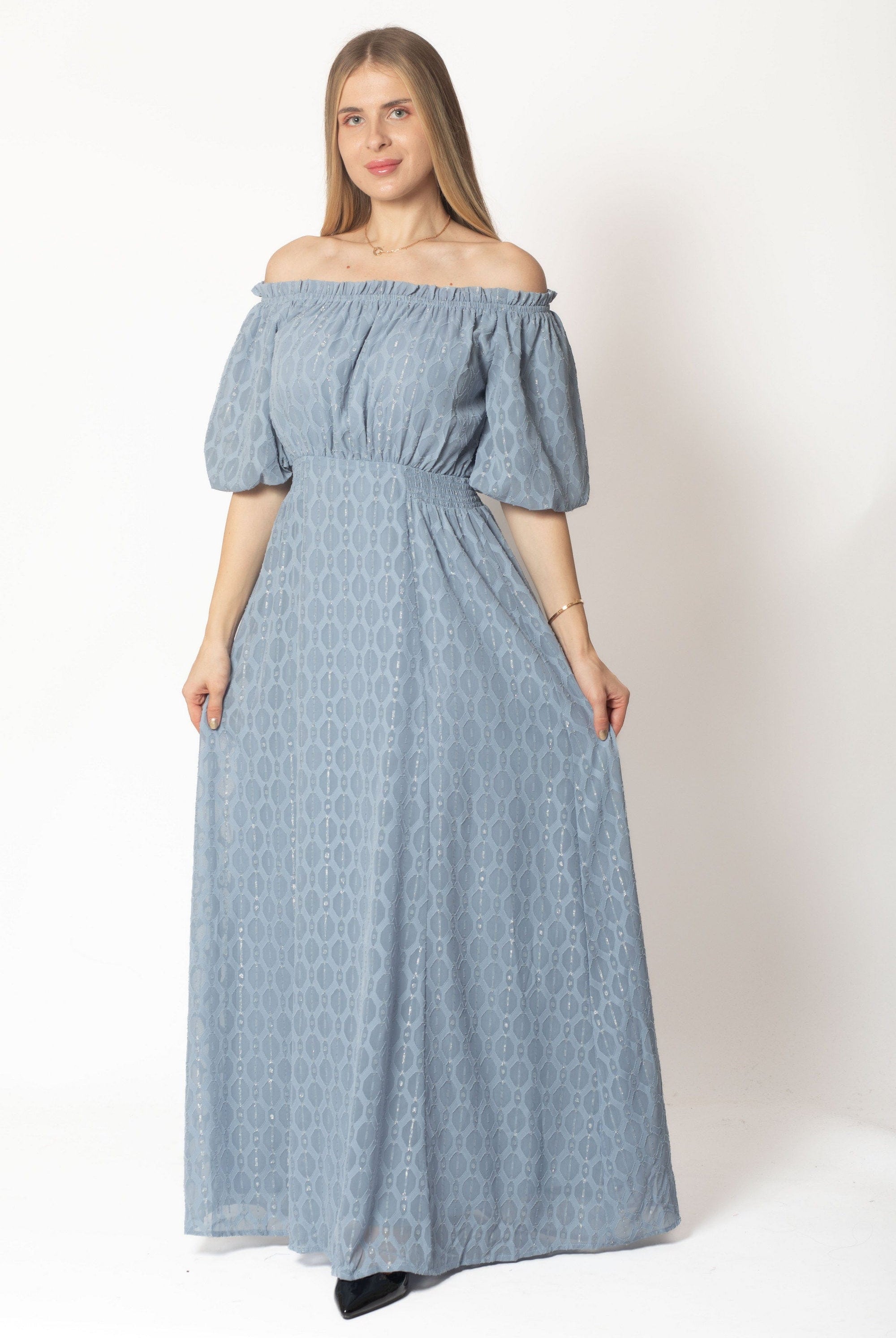 ميكا فستان ماكسي بأكمام قصيرة أوف شولدر مطرز