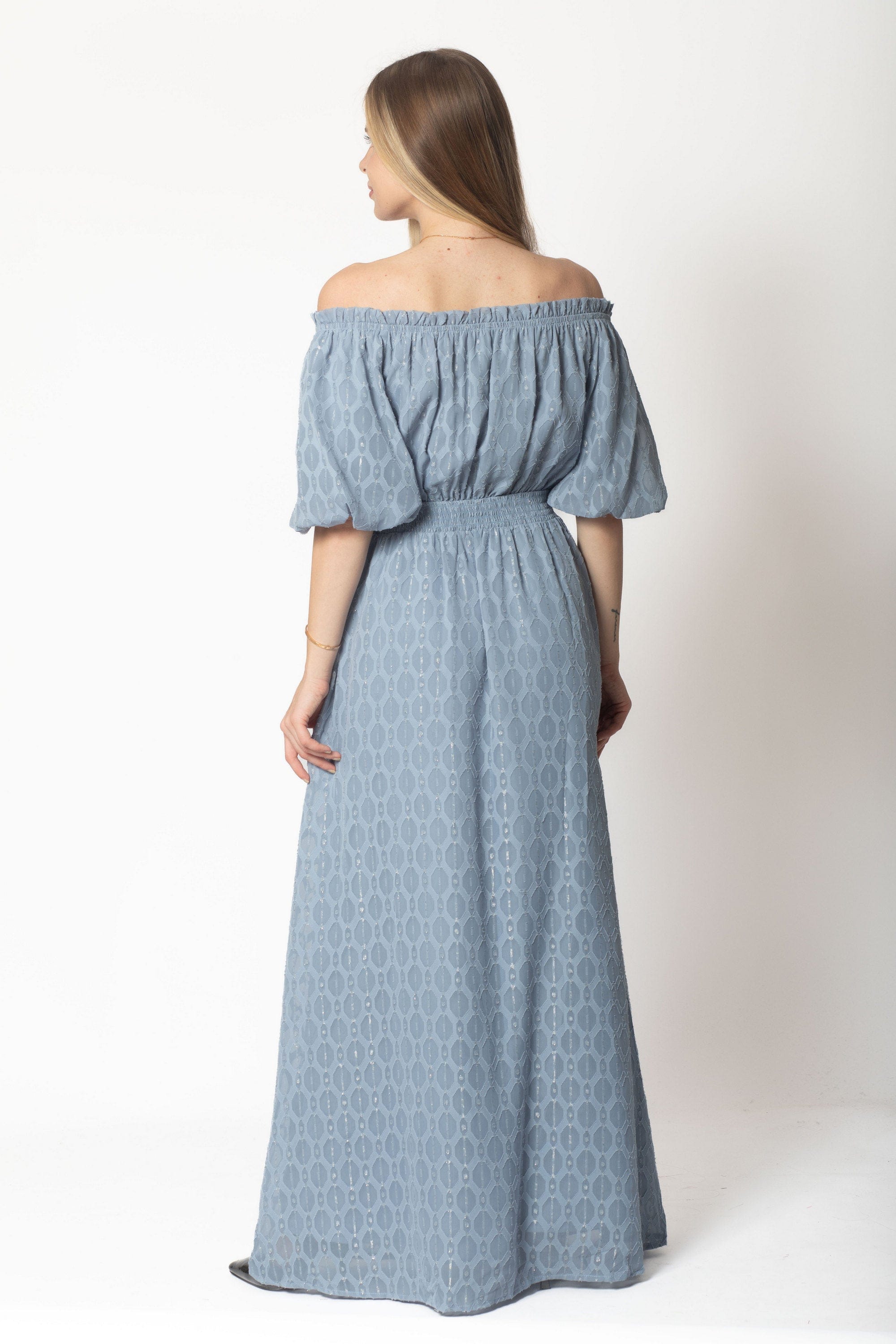 ميكا فستان ماكسي بأكمام قصيرة أوف شولدر مطرز