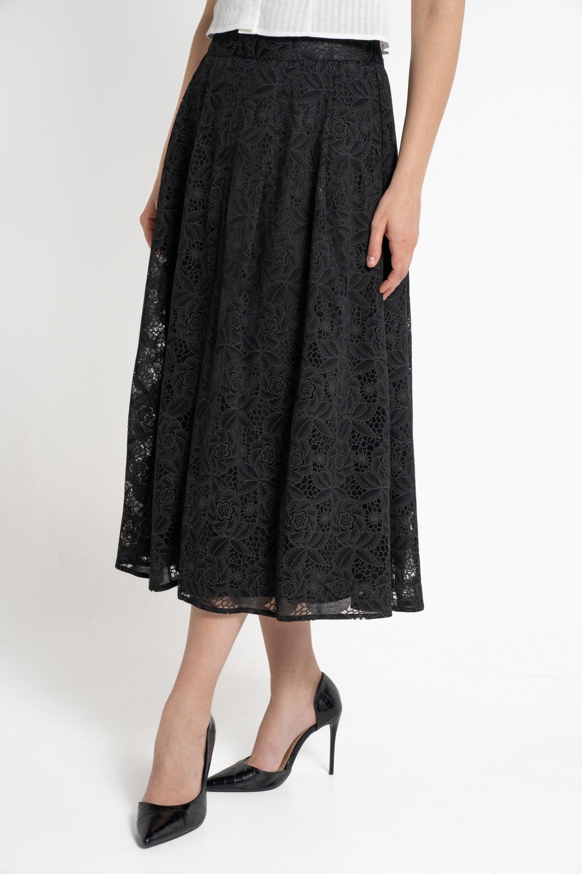 ميكا تنورة ميدي نسائية بتطريز مخرم