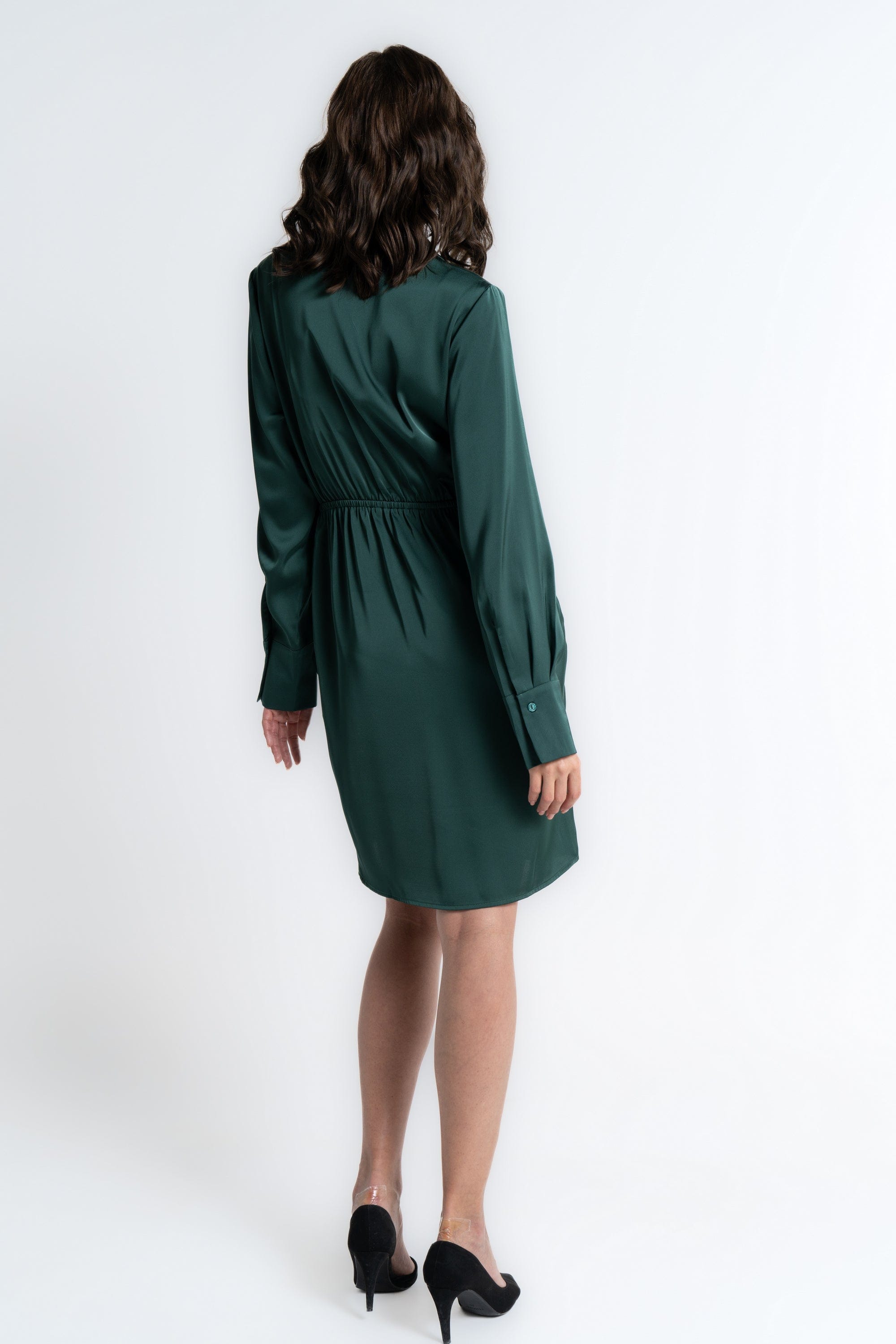 ميكا فستان لف بطول الركبة سادة طويل الأكمام