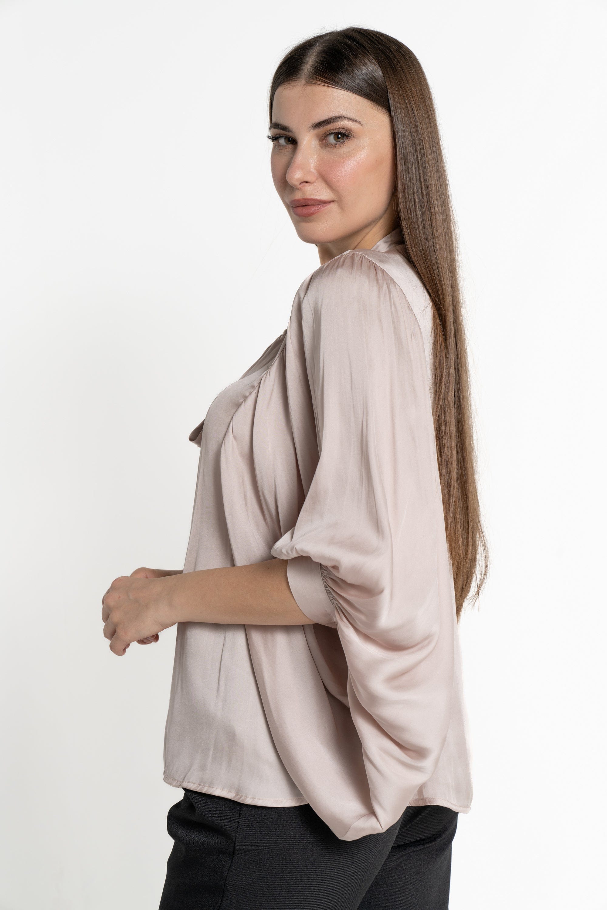 ميكا بلوزة بأكمام 3/4 بف سادة برباط أمامي نسائي