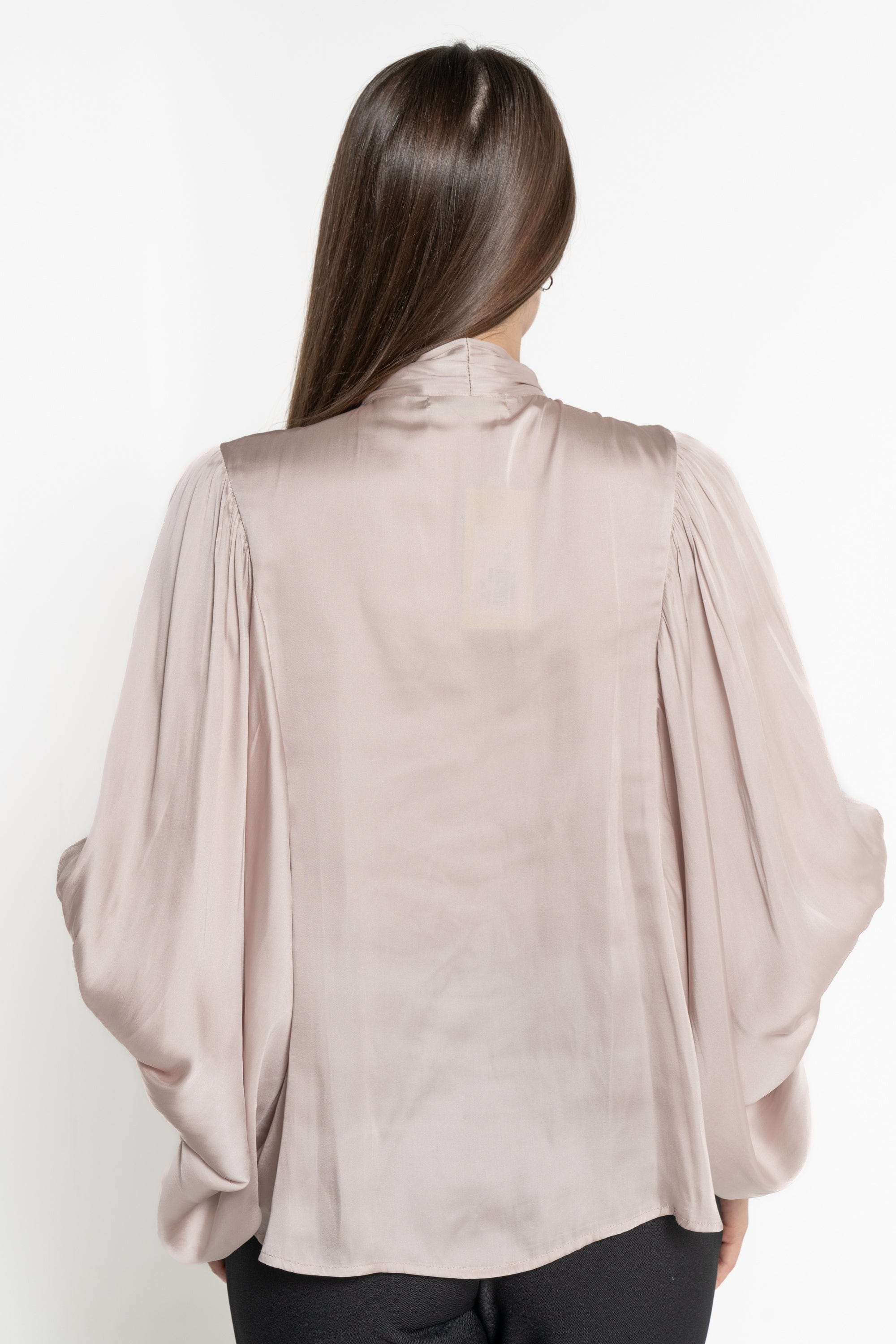 ميكا بلوزة بأكمام 3/4 بف سادة برباط أمامي نسائي