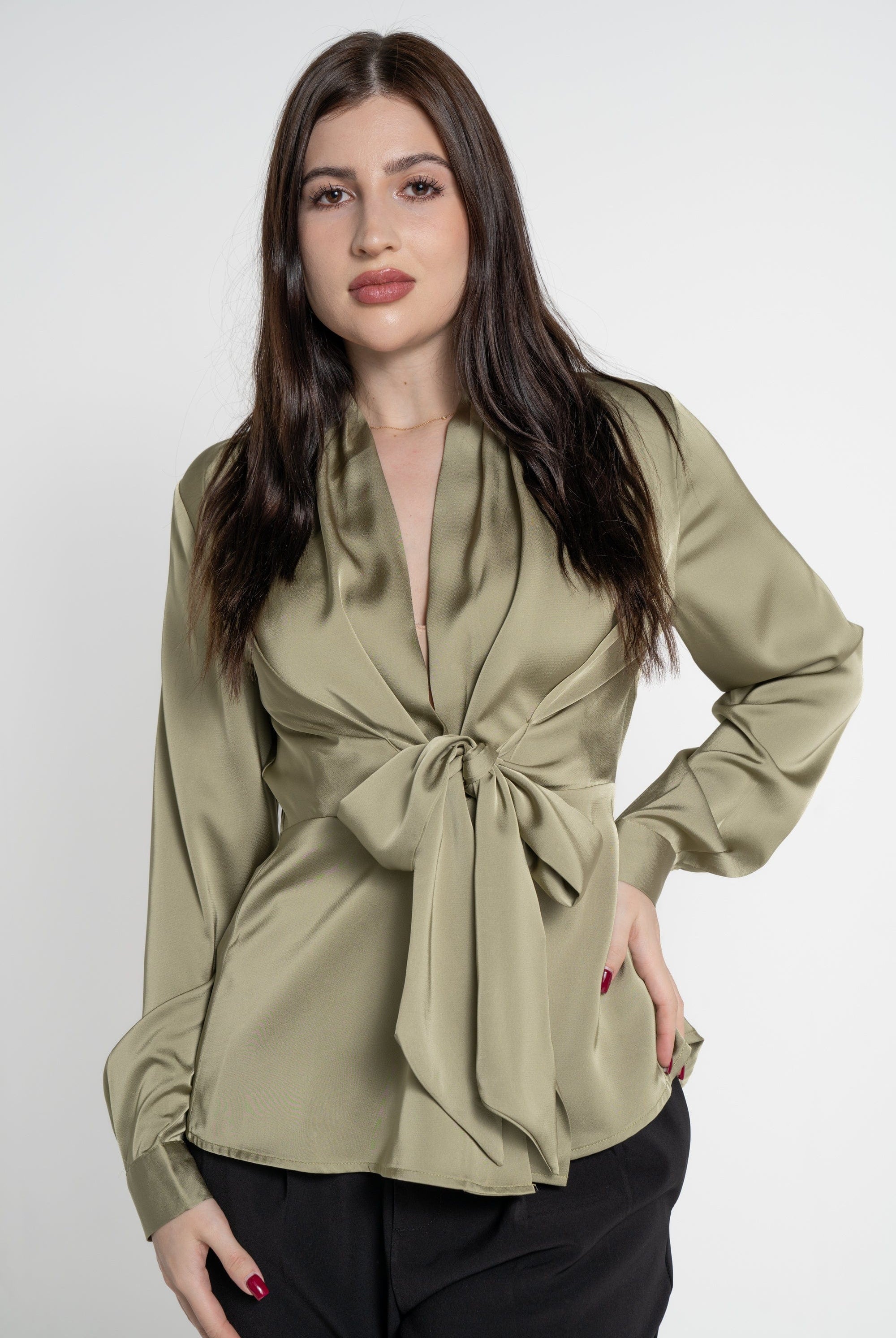 ميكا بلوزة بأكمام طويلة سادة برباط أمامية