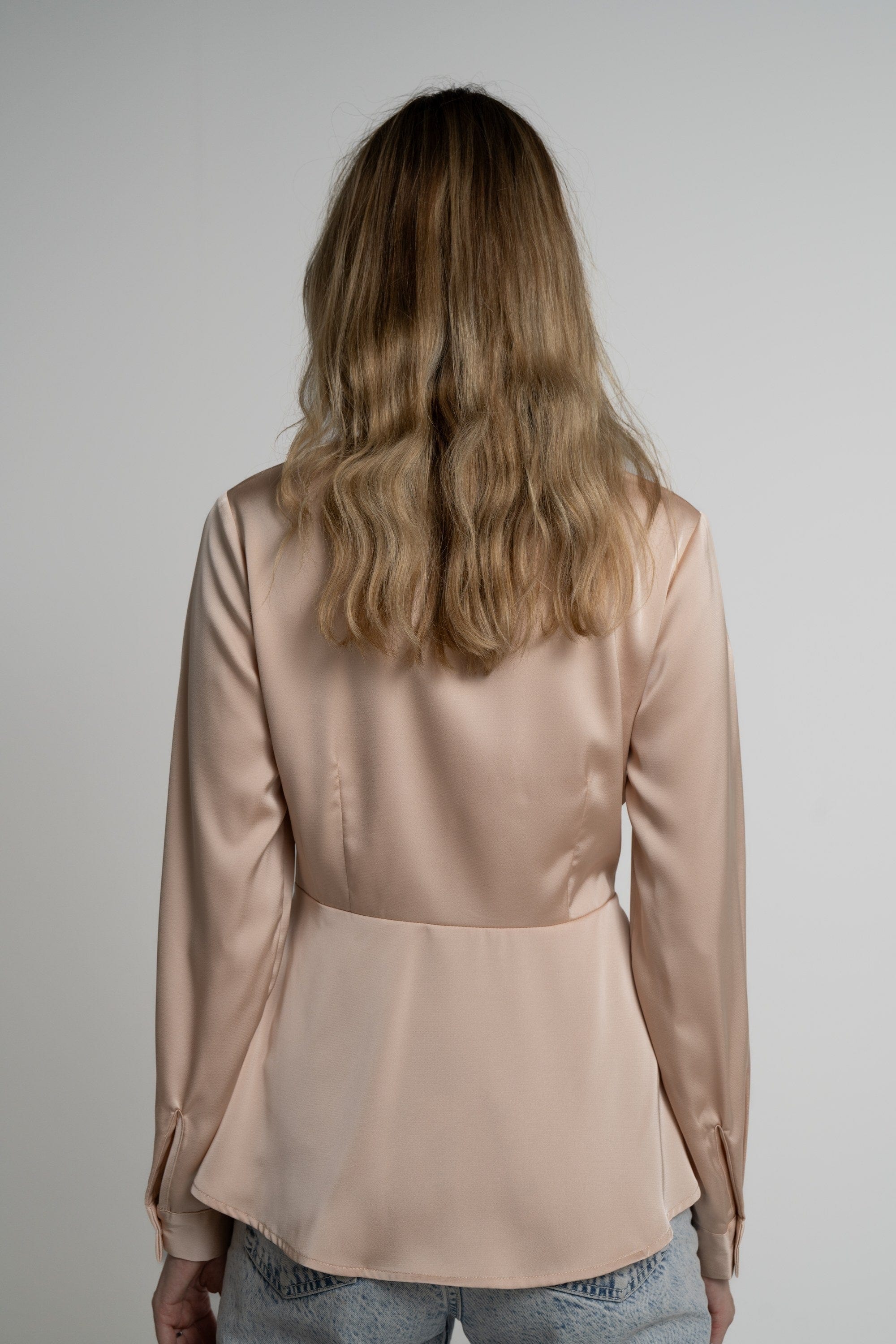 ميكا بلوزة بأكمام طويلة سادة برباط أمامية