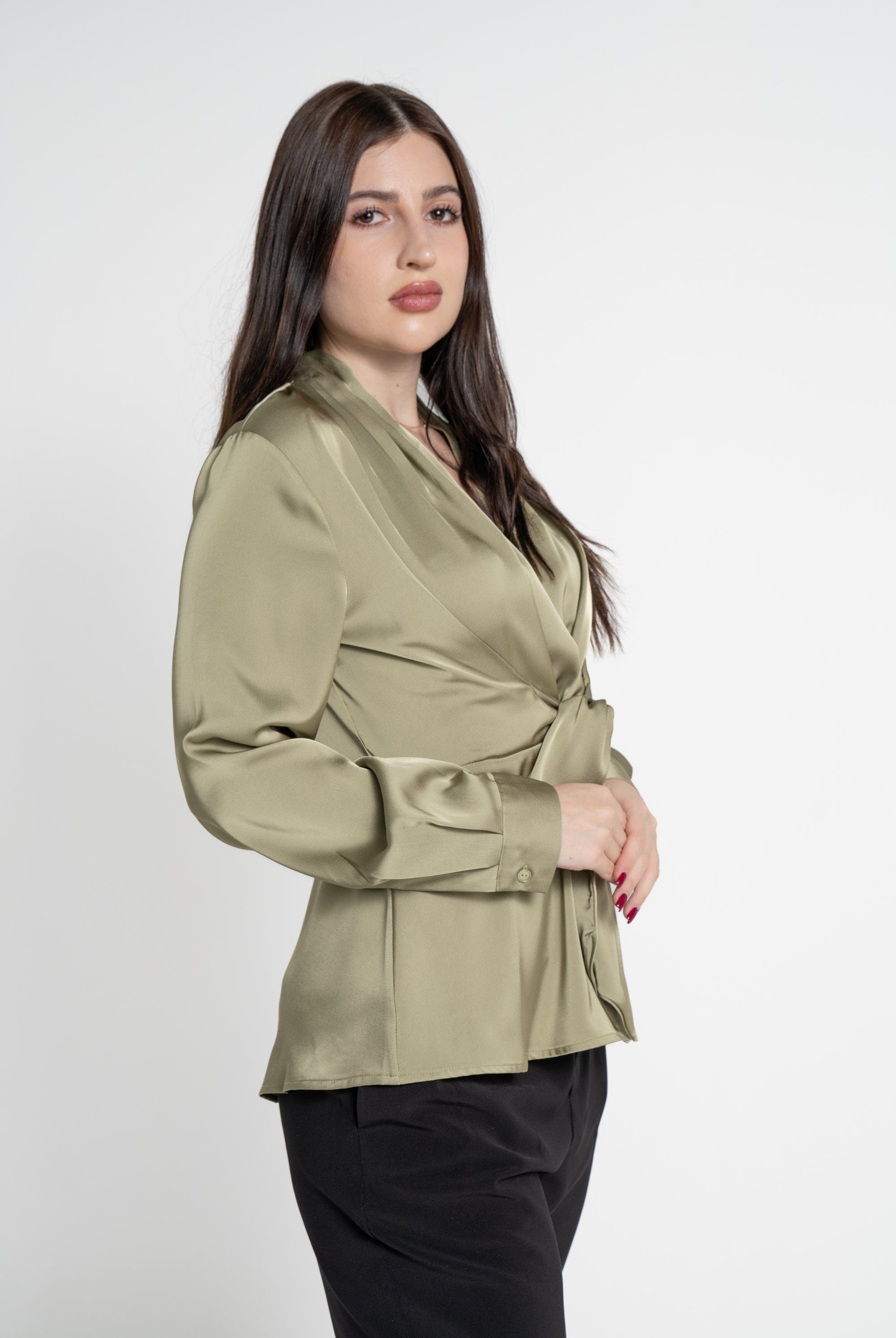 ميكا بلوزة بأكمام طويلة سادة برباط أمامية