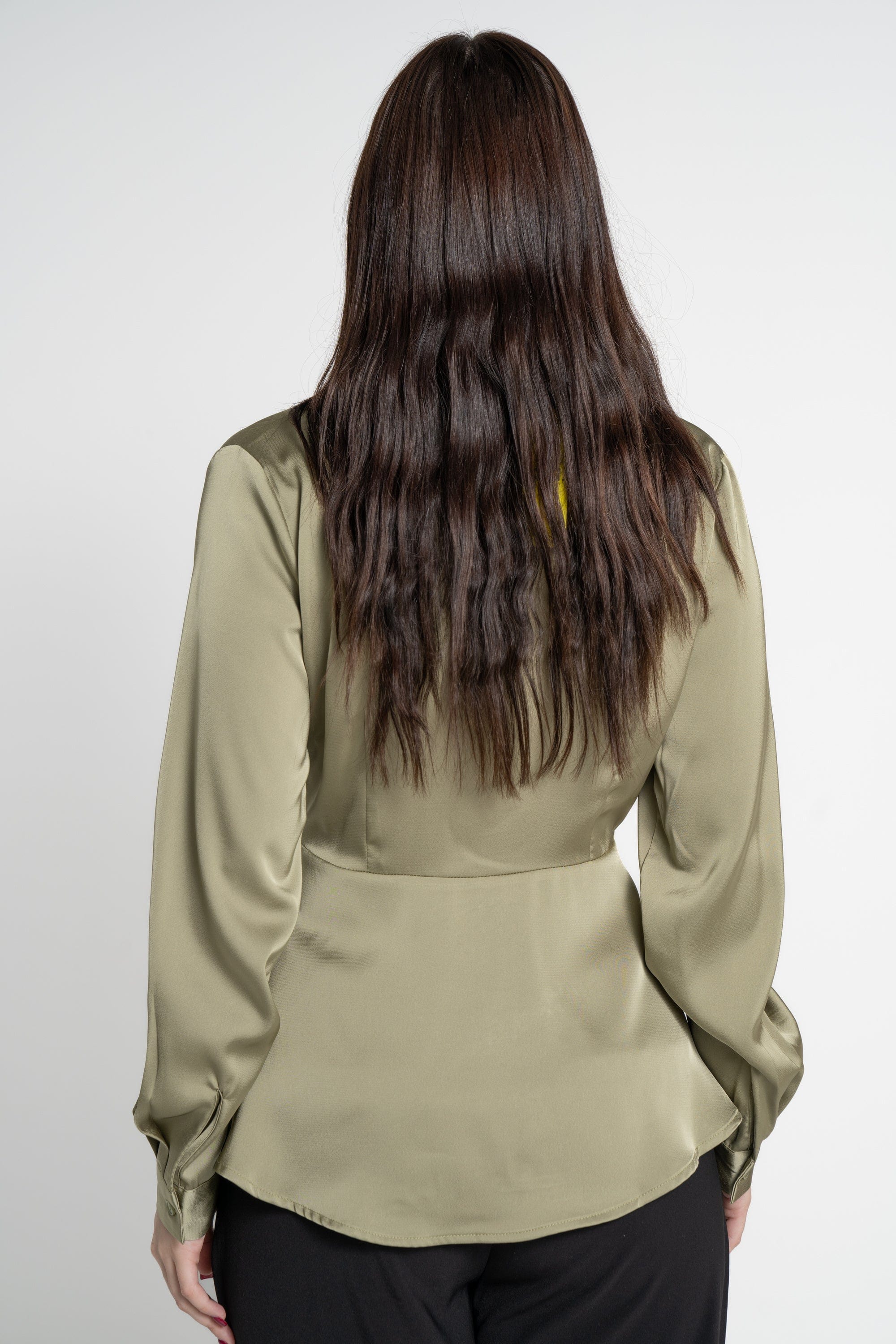 ميكا بلوزة بأكمام طويلة سادة برباط أمامية