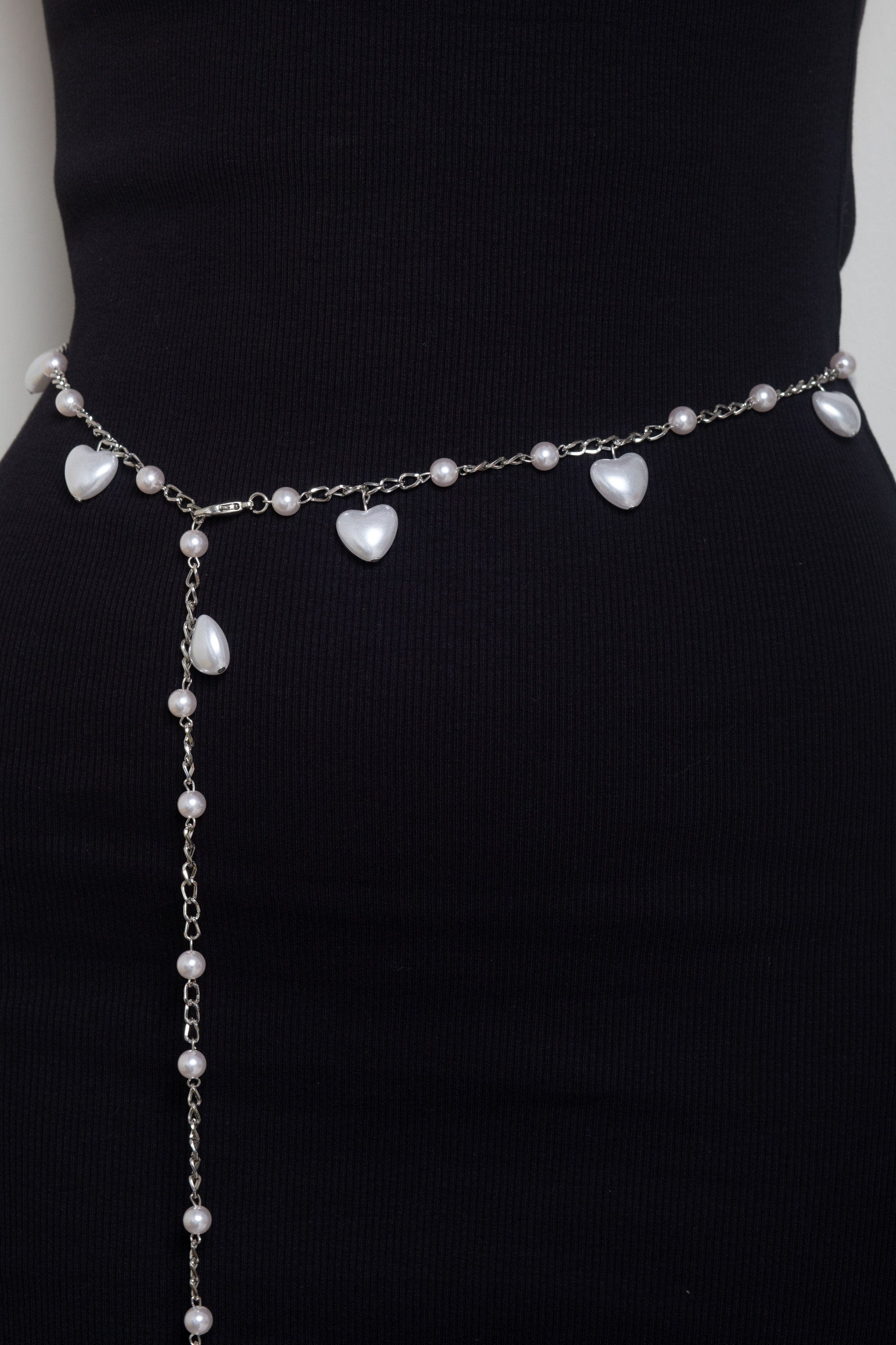 ميكا حزام نسائي على شكل قلوب ومزين باللؤلؤ