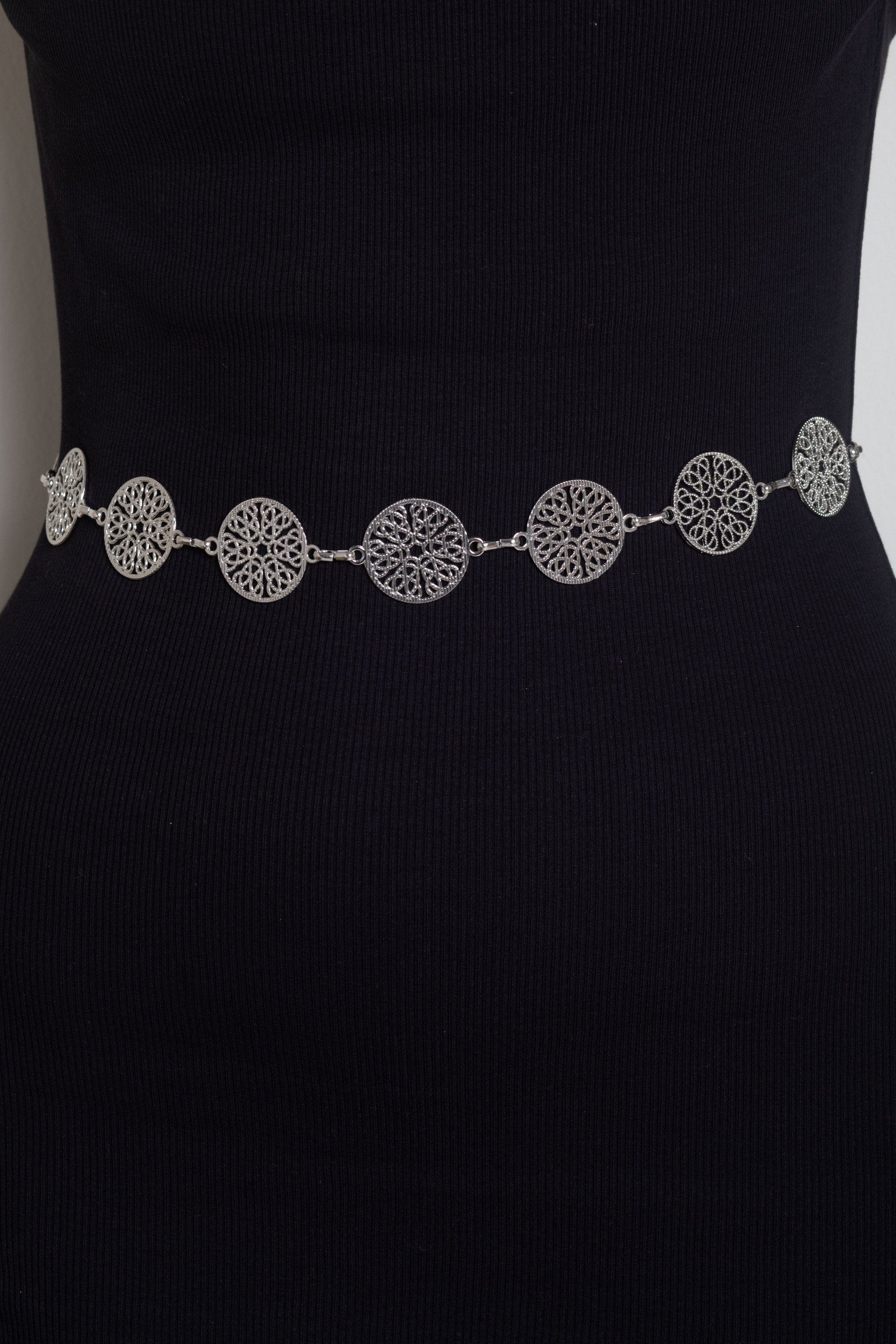 ميكا حزام نسائي مزين باللون الفضي رفيع