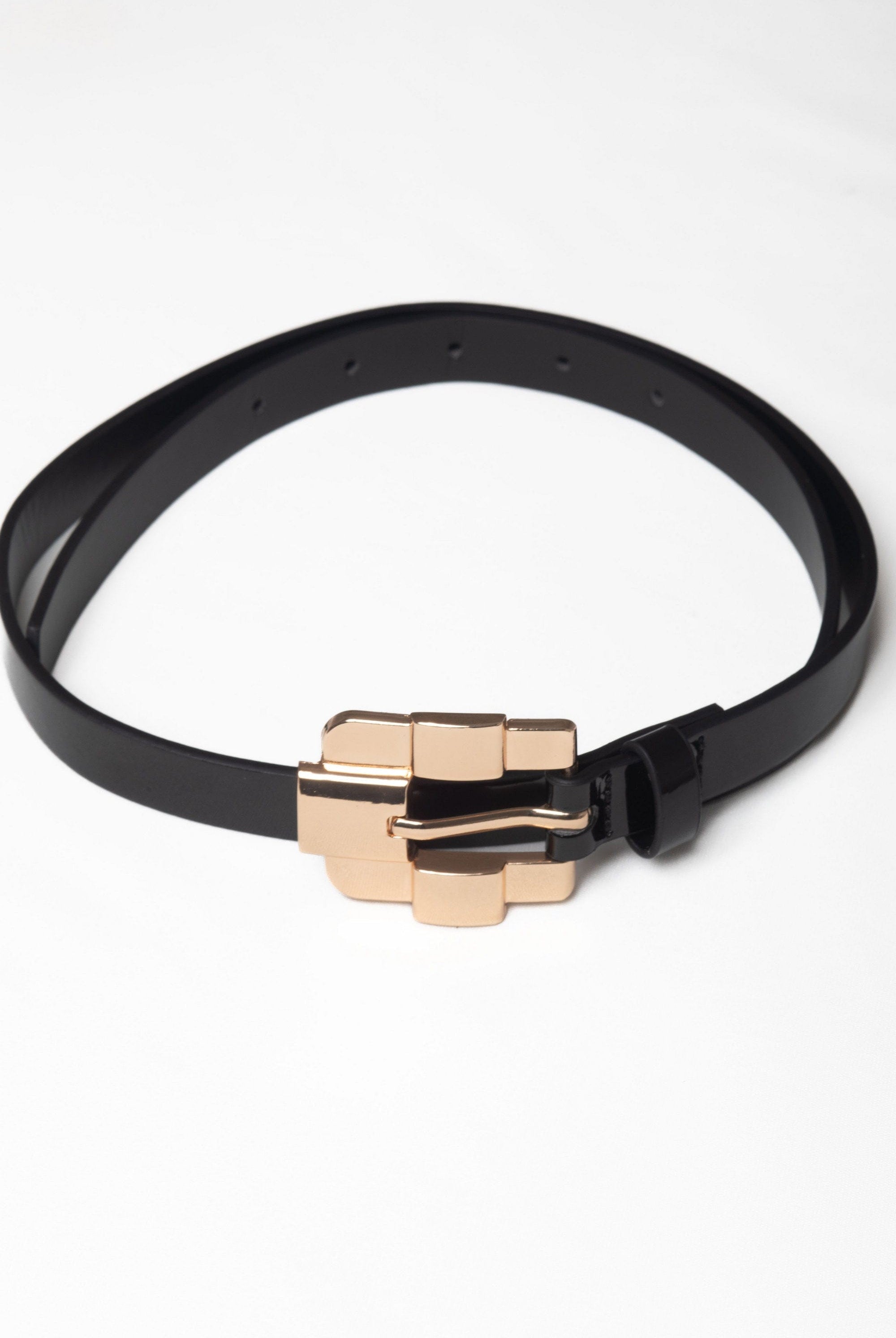 نتشي حزام نسائي بتوكة ذهبية نسائي