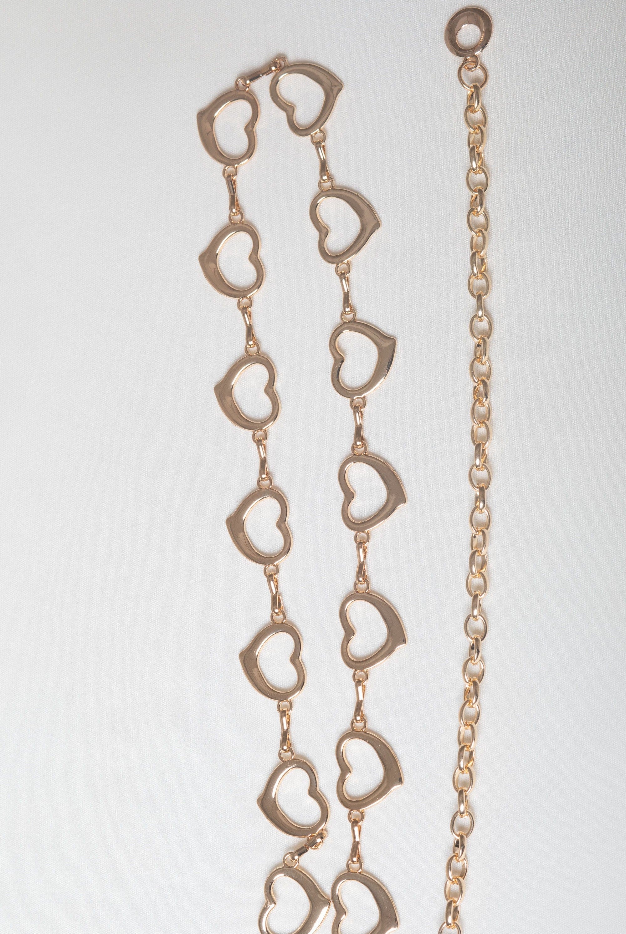 نتشي حزام نسائي على شكل قلوب