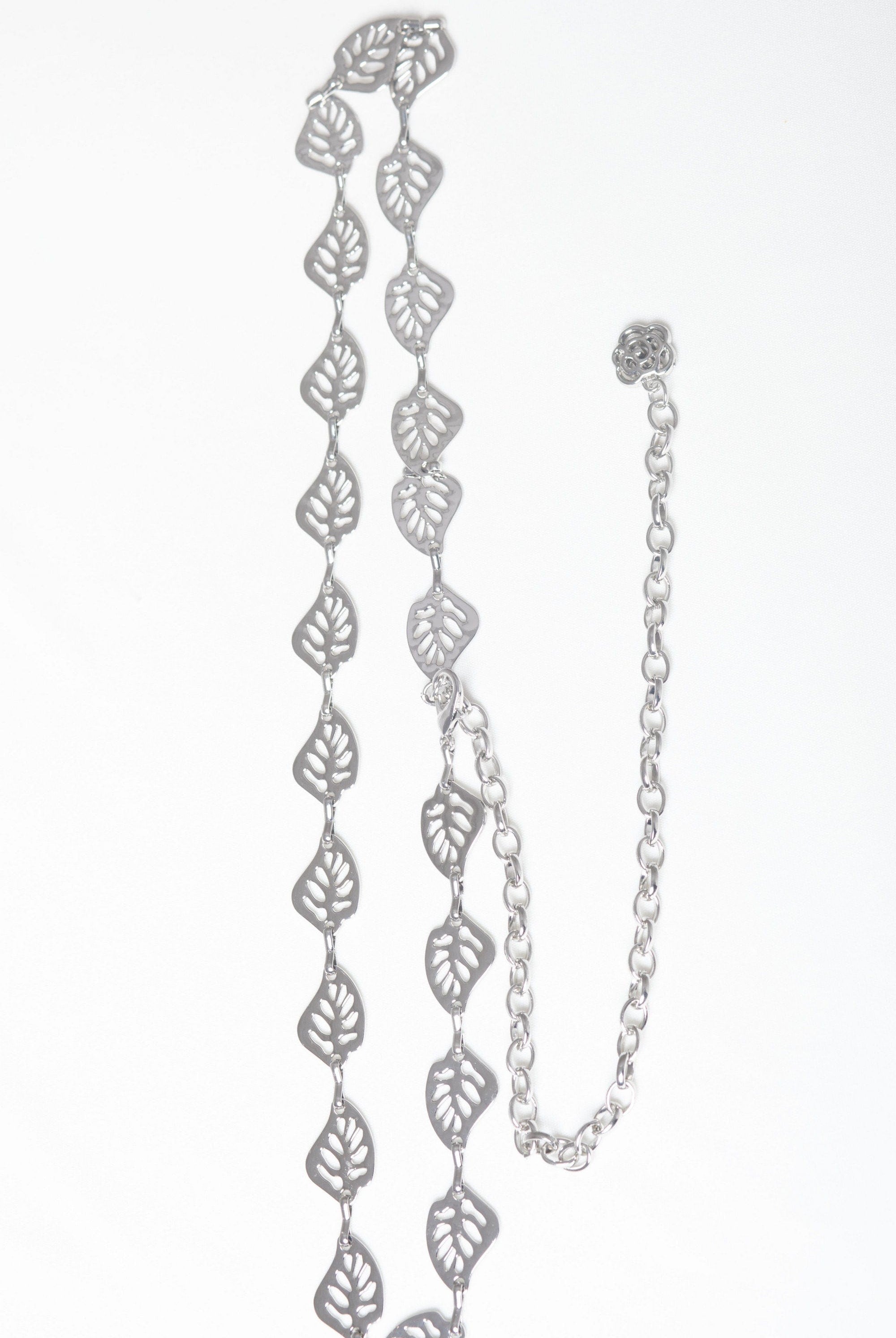 نتشي حزام نسائي على شكل أوراق شجر