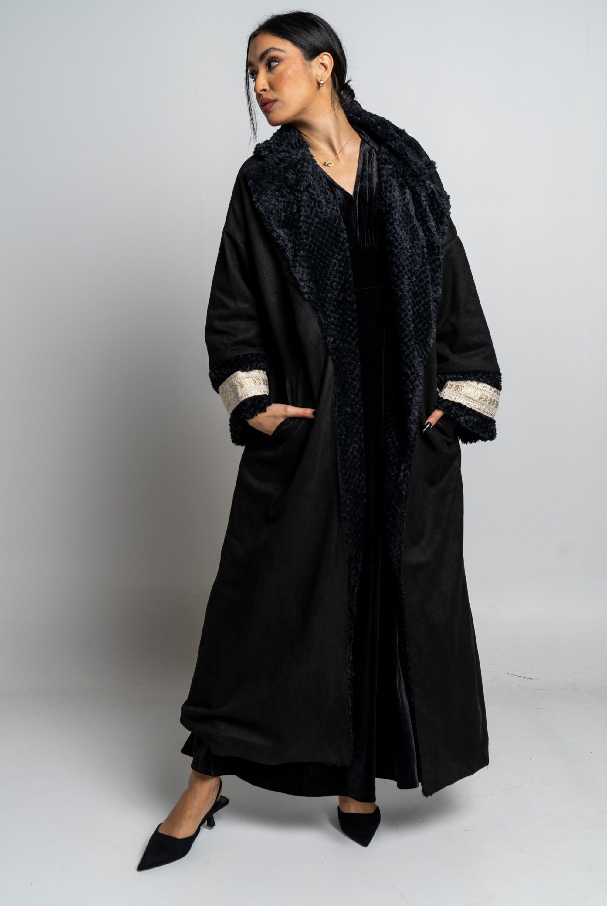 نتشي جاكيت فرو طويل كم طويل نسائي