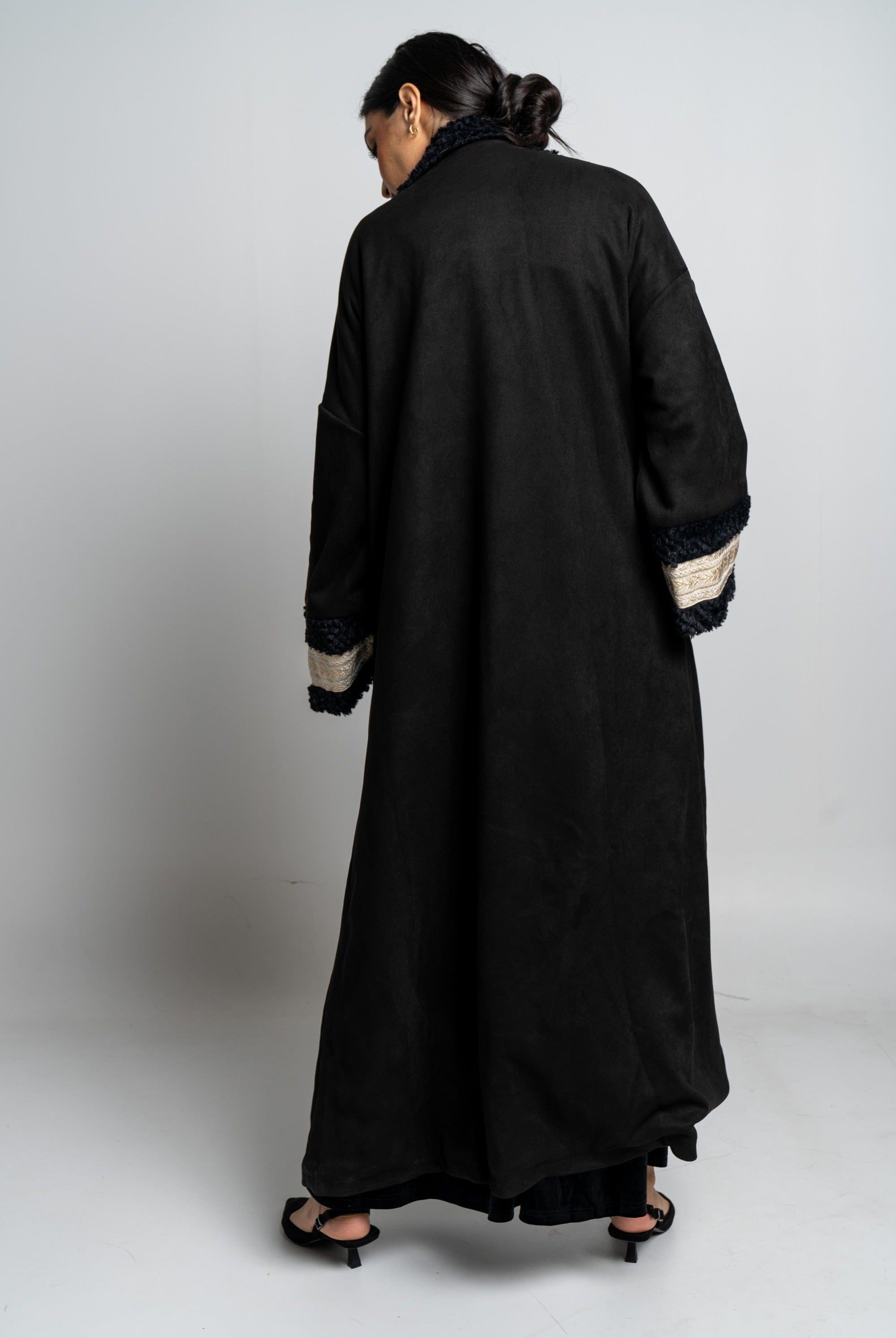 نتشي جاكيت فرو طويل كم طويل نسائي