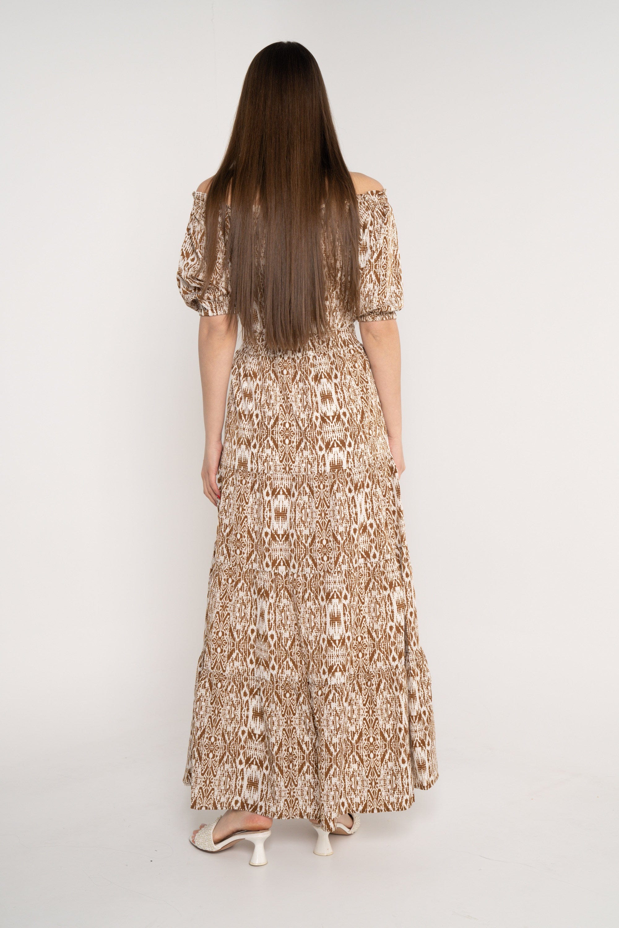 ميكا فستان ماكسي مخصر منقوش أوف شولدر نص كم