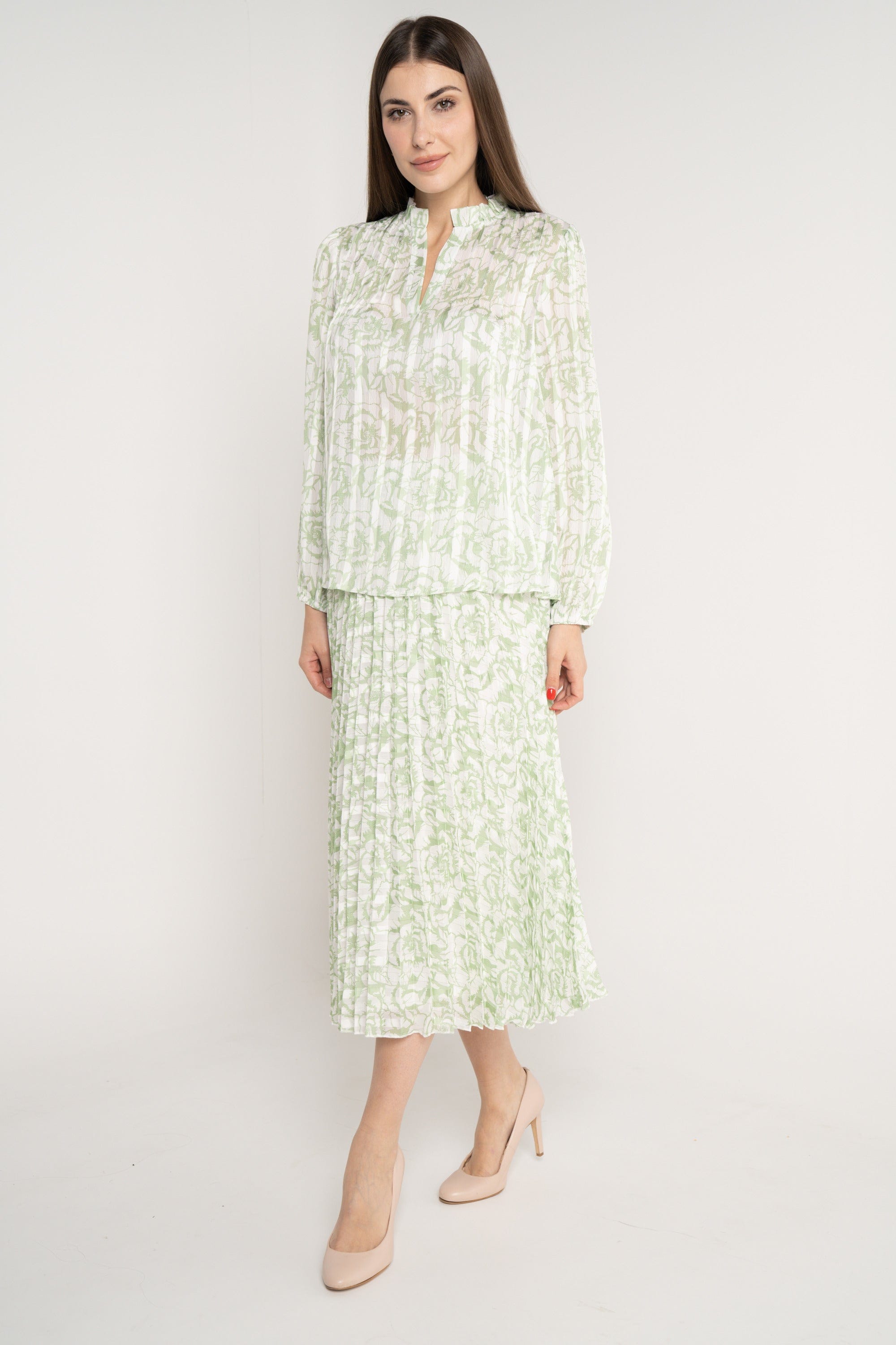 ميكا بلوزة موردة بفتحة V كم طويل بف نسائي